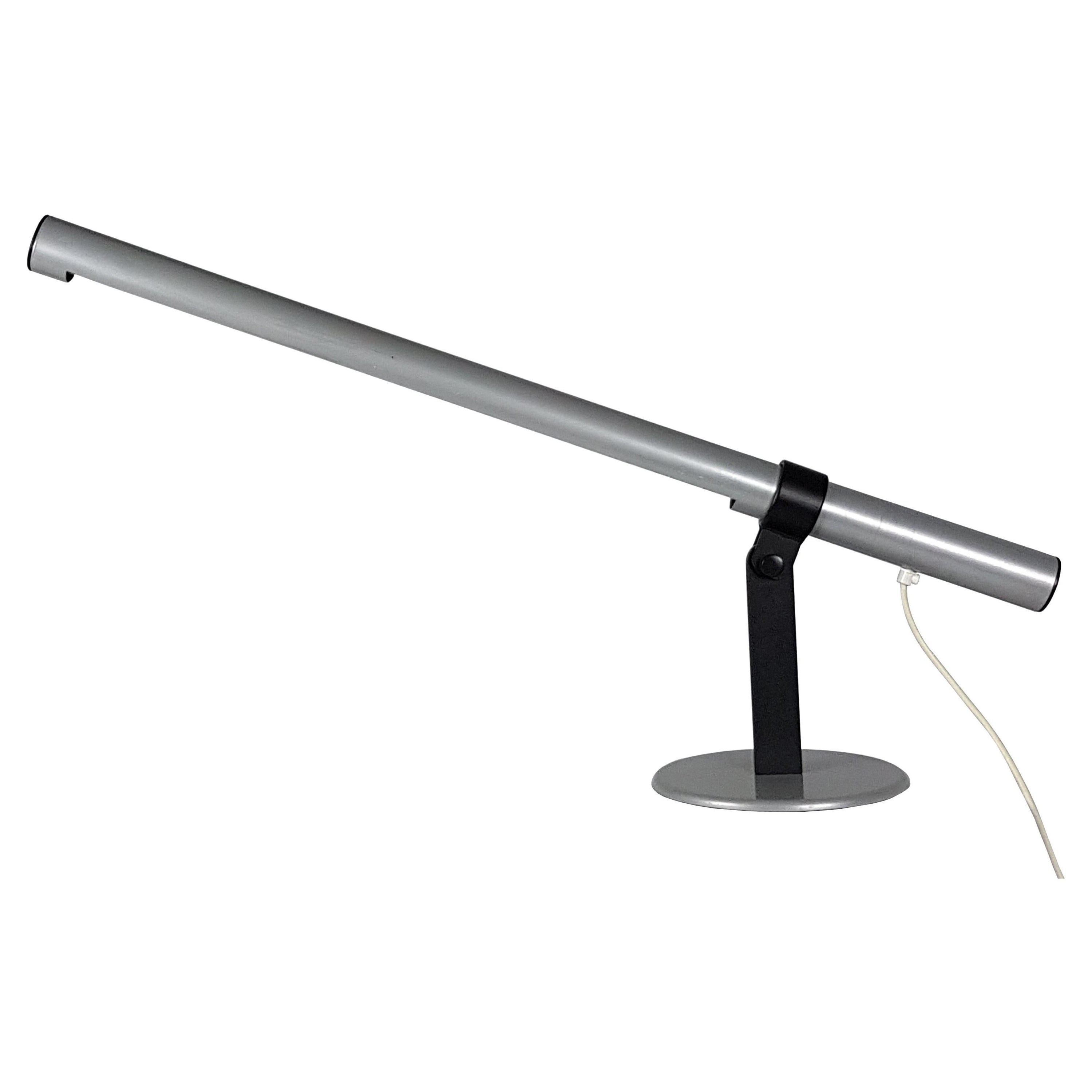 Lampe de table italienne des années 1980 en métal noir et gris avec néon en vente