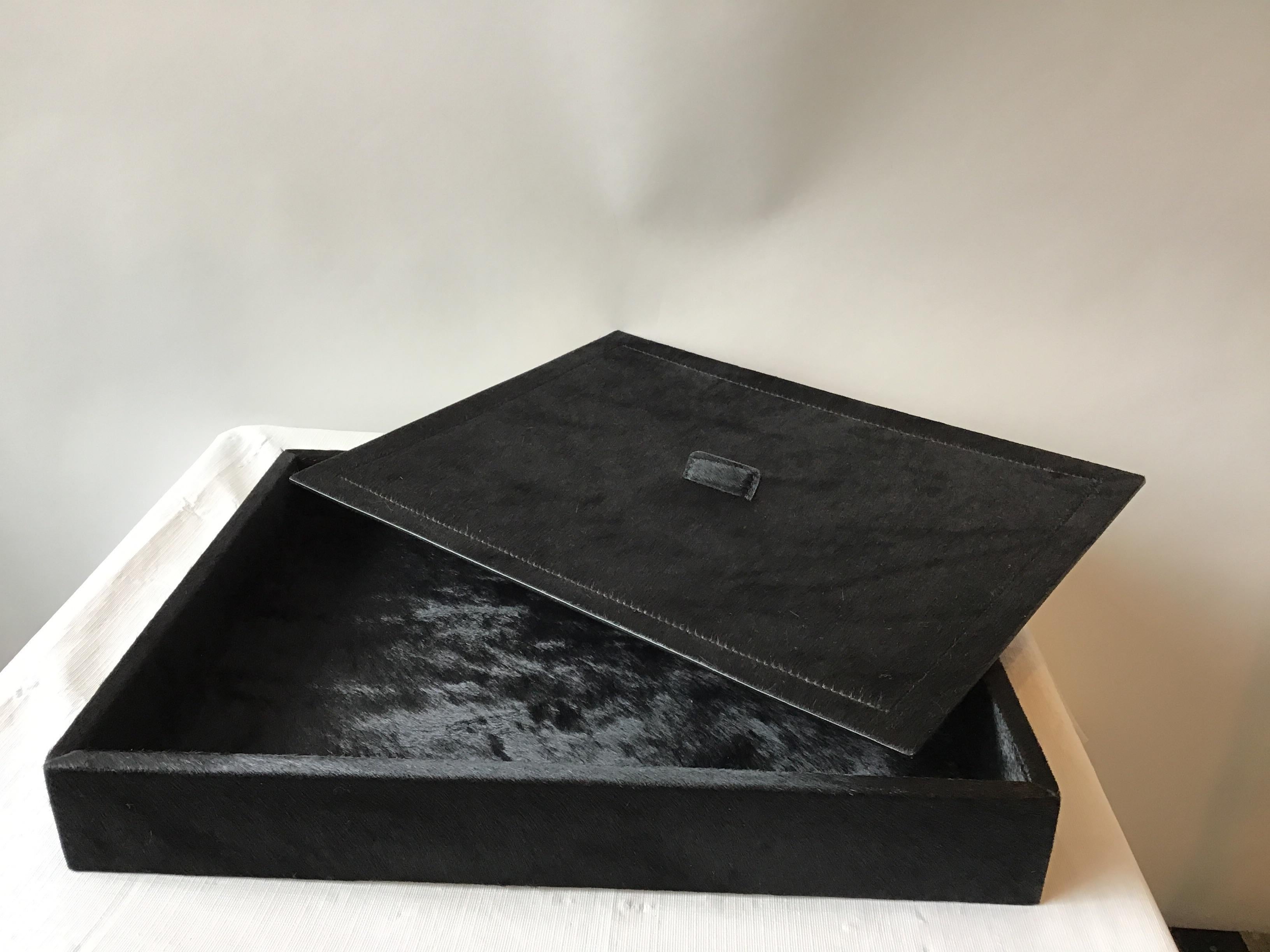 Peau d'animal Boîte en cuir noir italien 'Giobagnara' de I. A. B. Interiors en vente