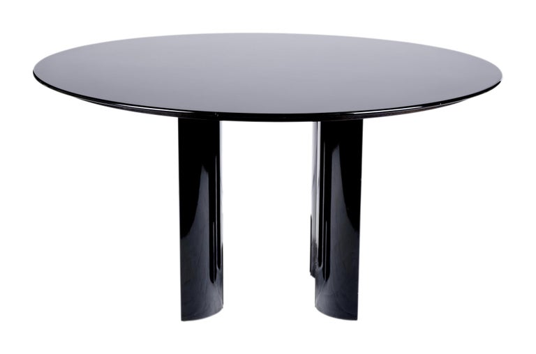 Italian Black Lacquered Round Dining Table by Giovanni Offredi for Saporiti 1980 at 1stDibs