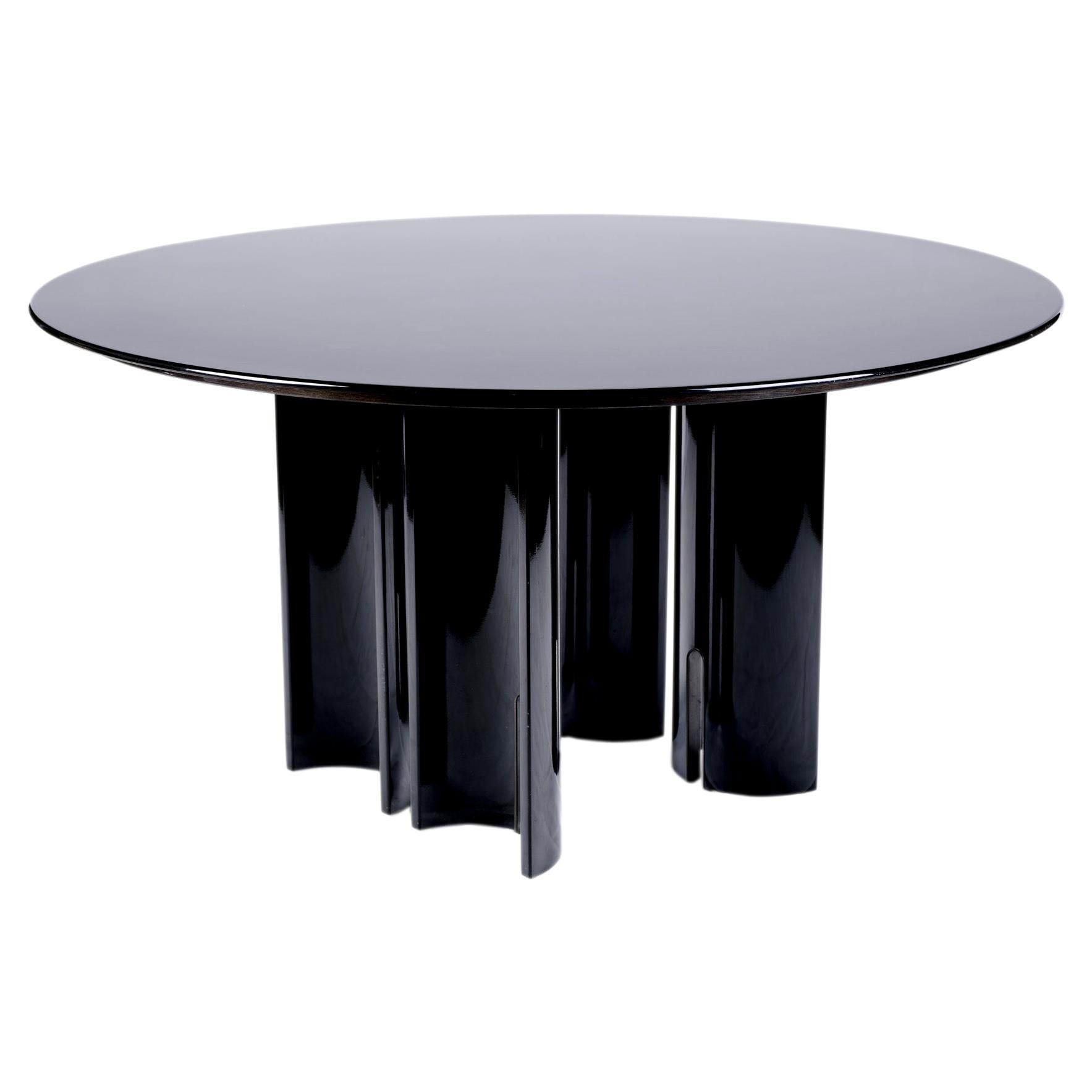 Italian Black Lacquered Round Dining Table by Giovanni Offredi for