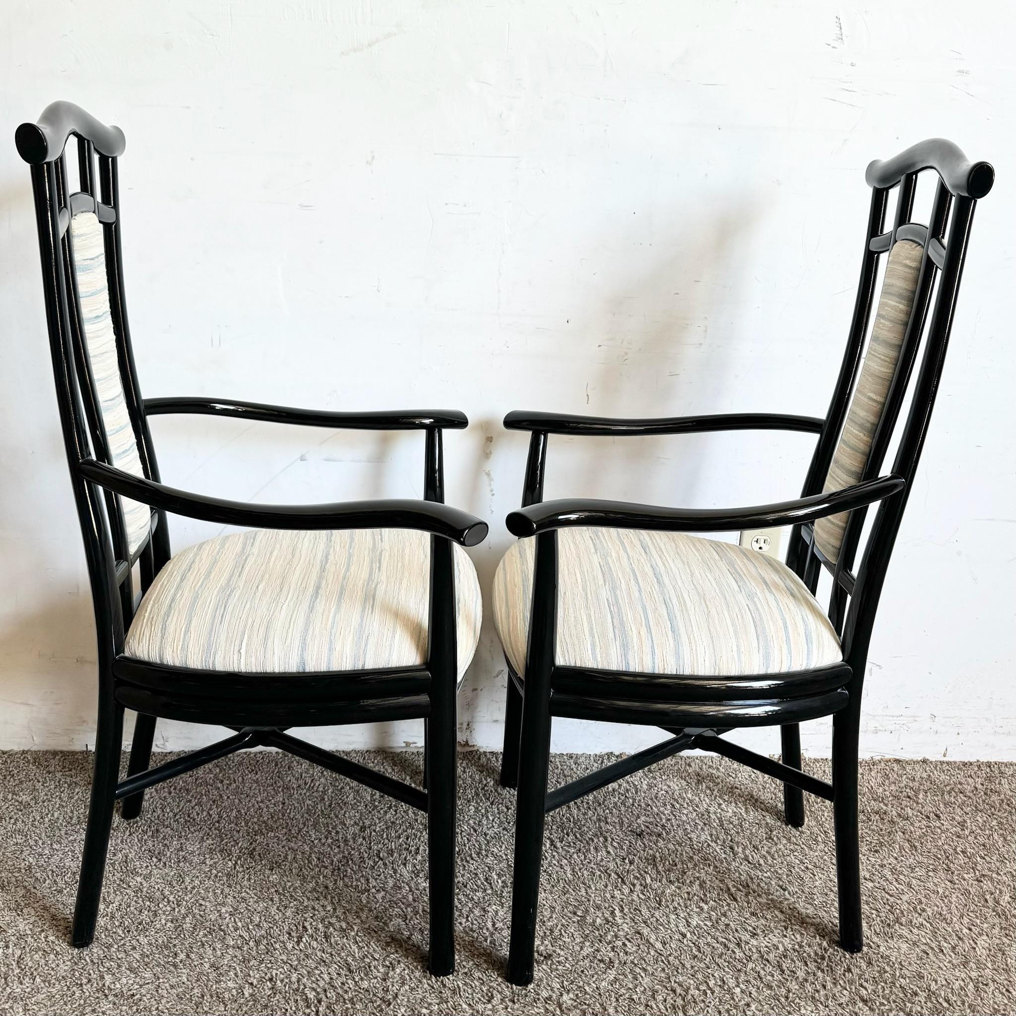 Legno Poltrone da pranzo italiane scolpite e laccate in nero - Set di 8 in vendita