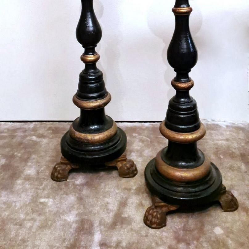 Italian Black Lacquered Wood and Burnished Gold Church Candlesticks In Good Condition In Prato, Tuscany
