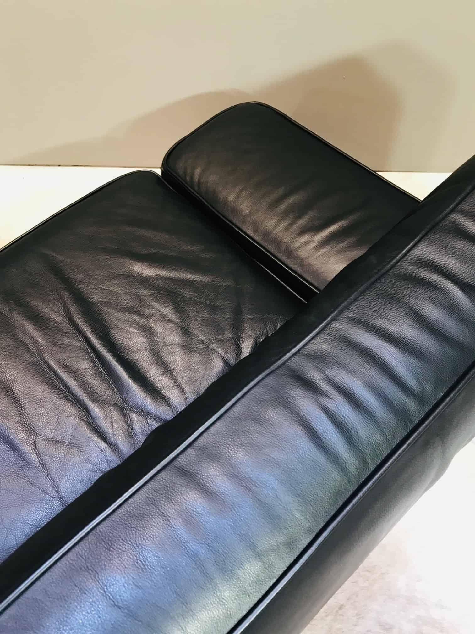 Modern Italian Black Leather 3-Seat Sofa by Arketipo For Sale