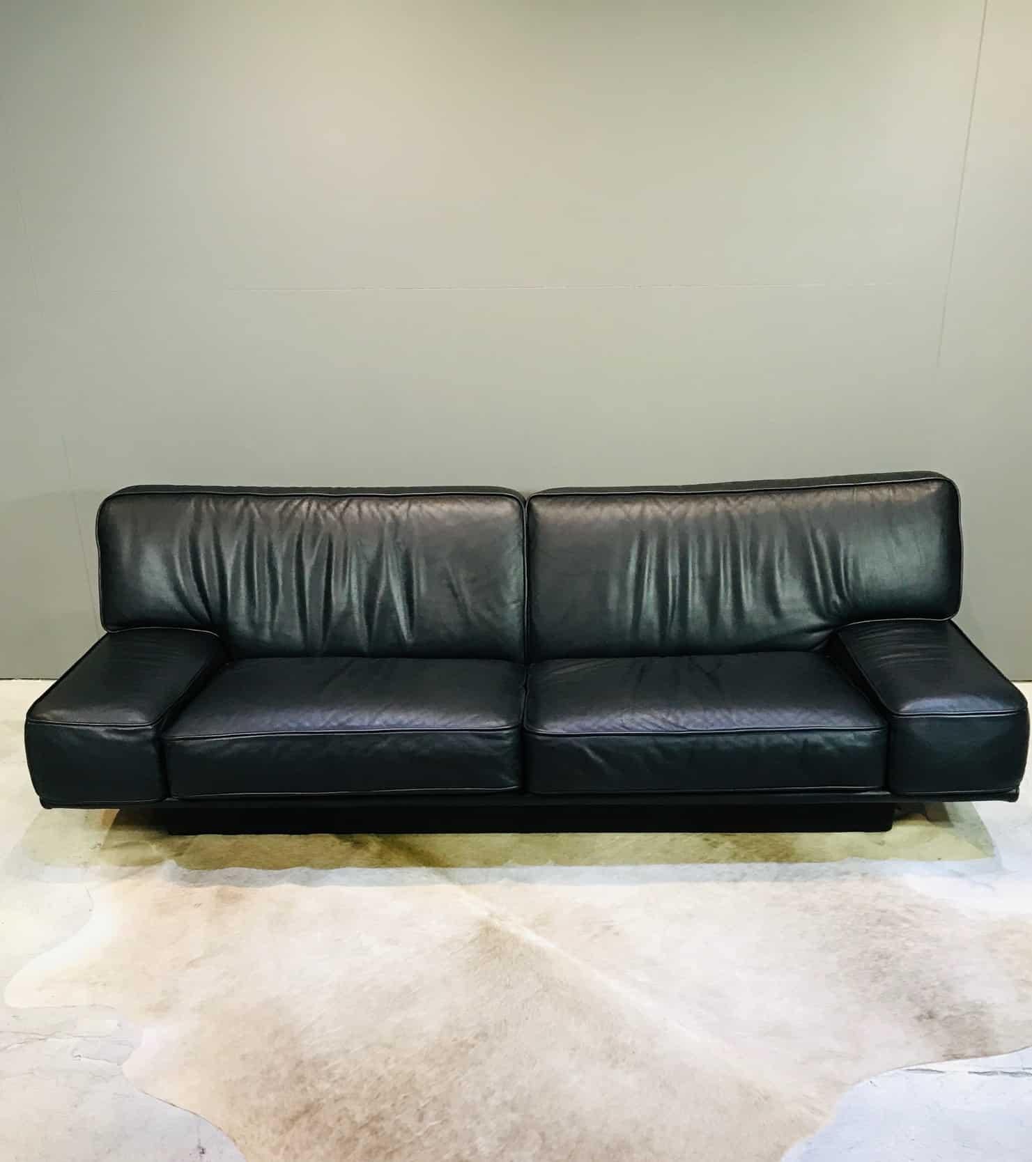 Late 20th Century Italian Black Leather 3-Seat Sofa by Arketipo For Sale