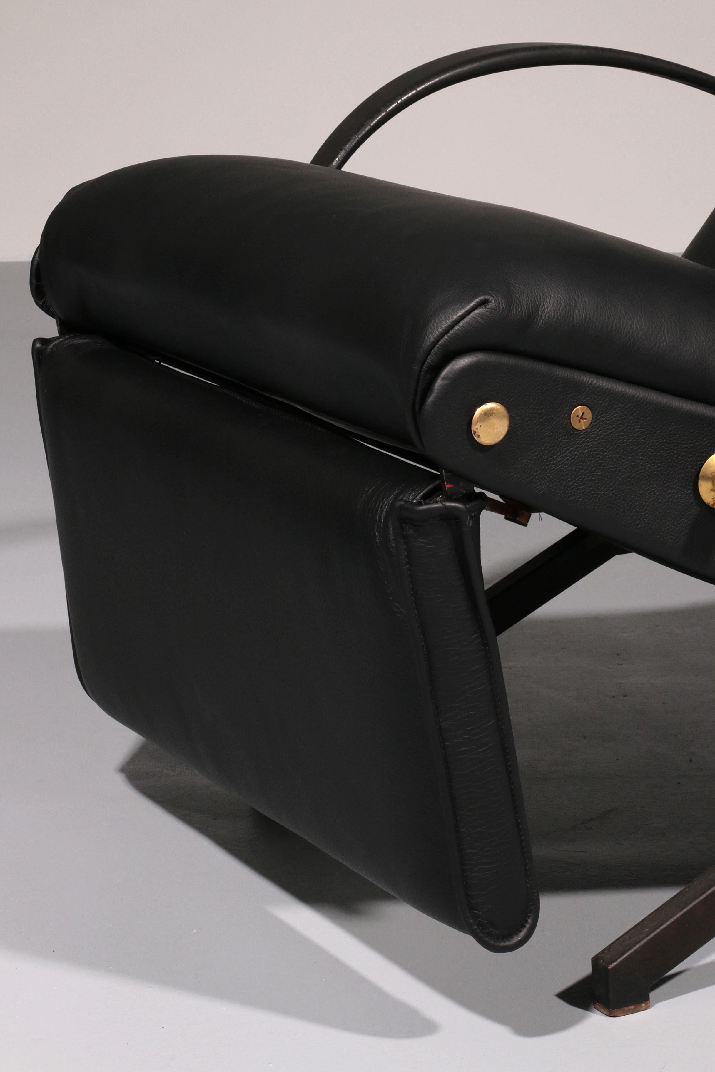 Italian Black Leather Adjustable P40 Relax Chair by Osvaldo Borsani Tecno. For Sale 9
