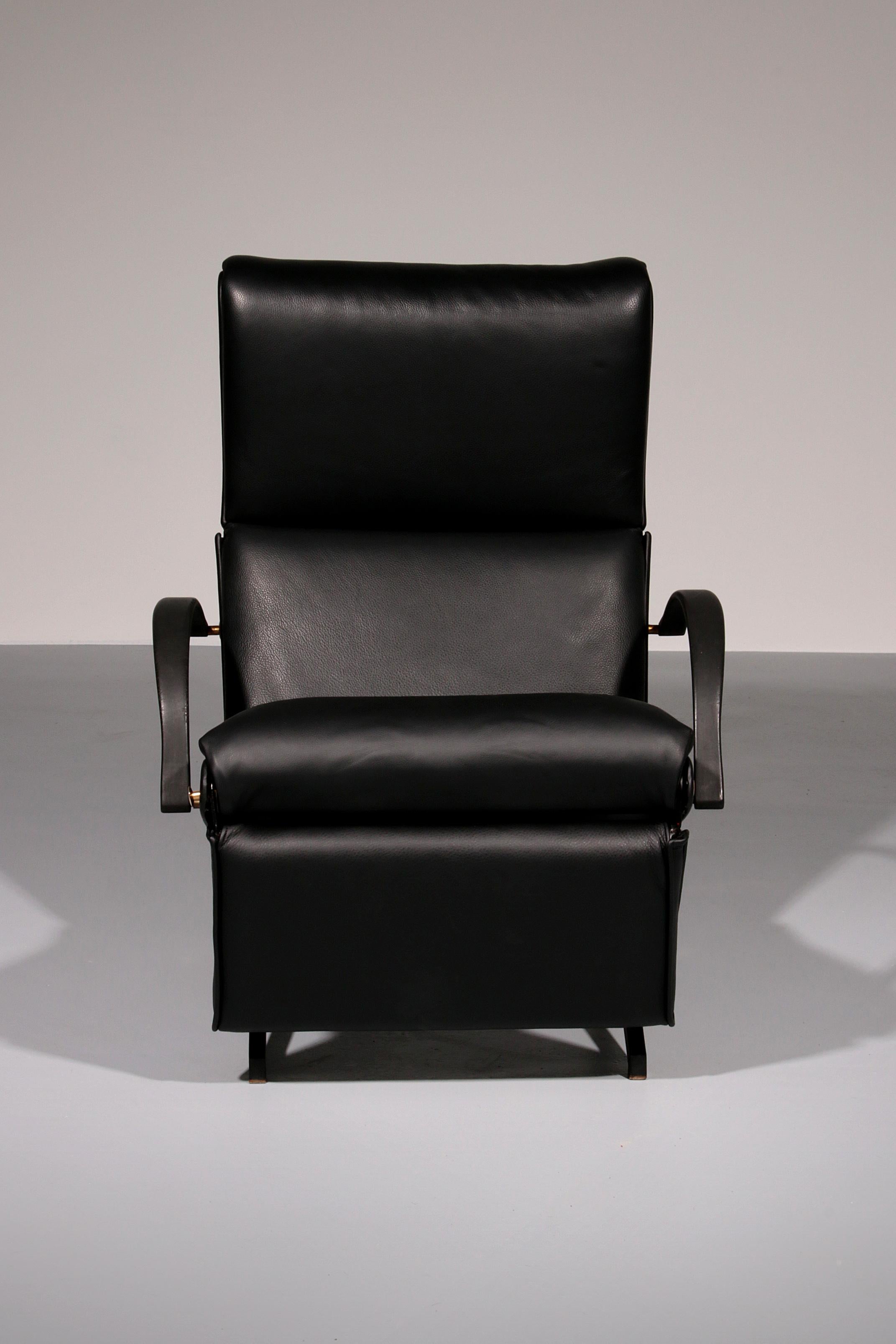 Mid-20th Century Italian Black Leather Adjustable P40 Relax Chair by Osvaldo Borsani Tecno. For Sale