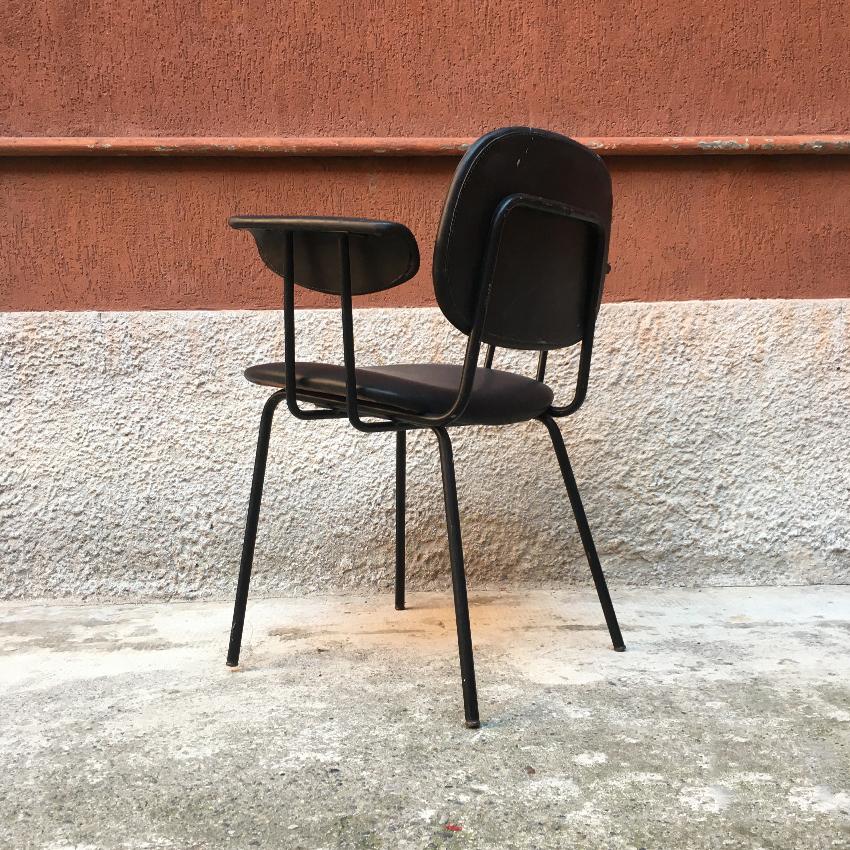 Italian Black Leather and Black Enameled Metal Armchair, 1960s In Good Condition For Sale In MIlano, IT