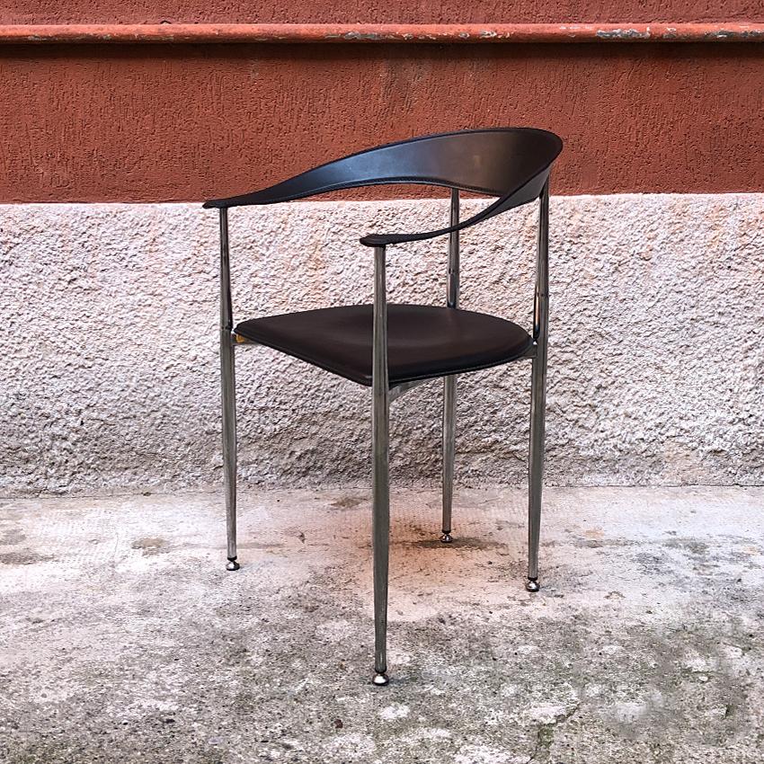 Italienische Stühle aus schwarzem Leder und verchromtem Stahl:: 1970er Jahre im Zustand „Gut“ im Angebot in MIlano, IT