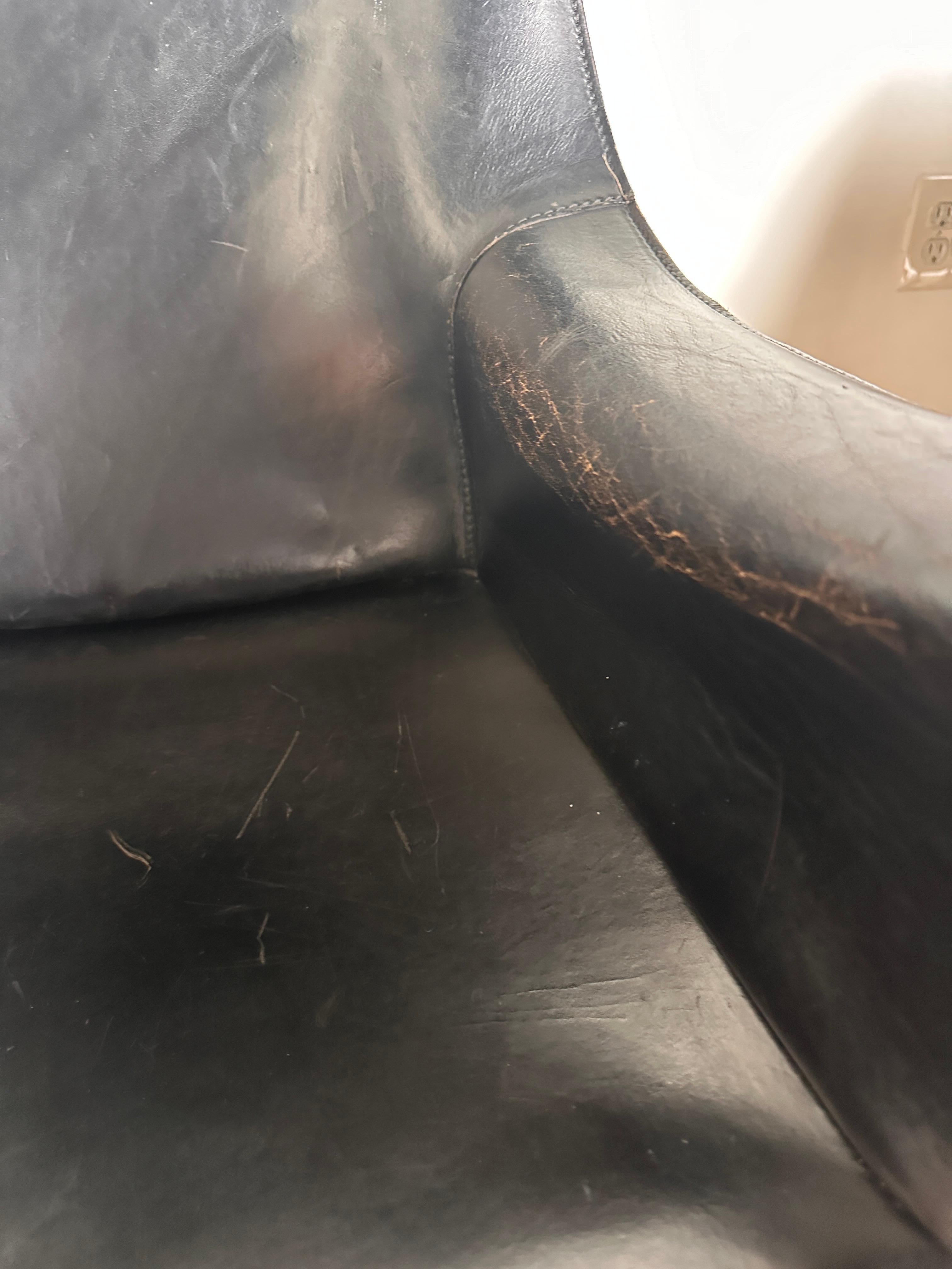 Italian Black Leather CAB 413 Armchair by Mario Bellini 4