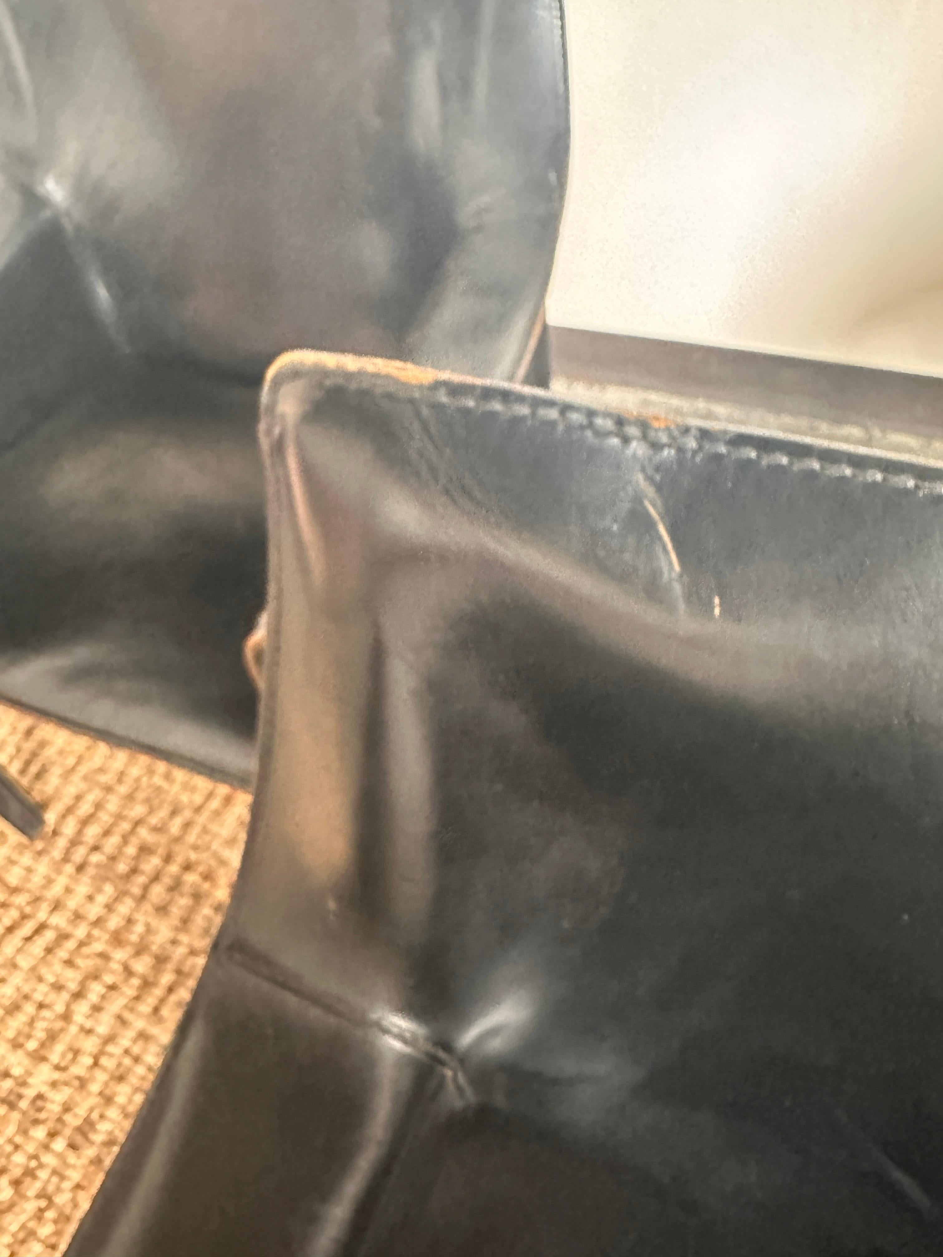 Italian Black Leather CAB 413 Armchair by Mario Bellini 2