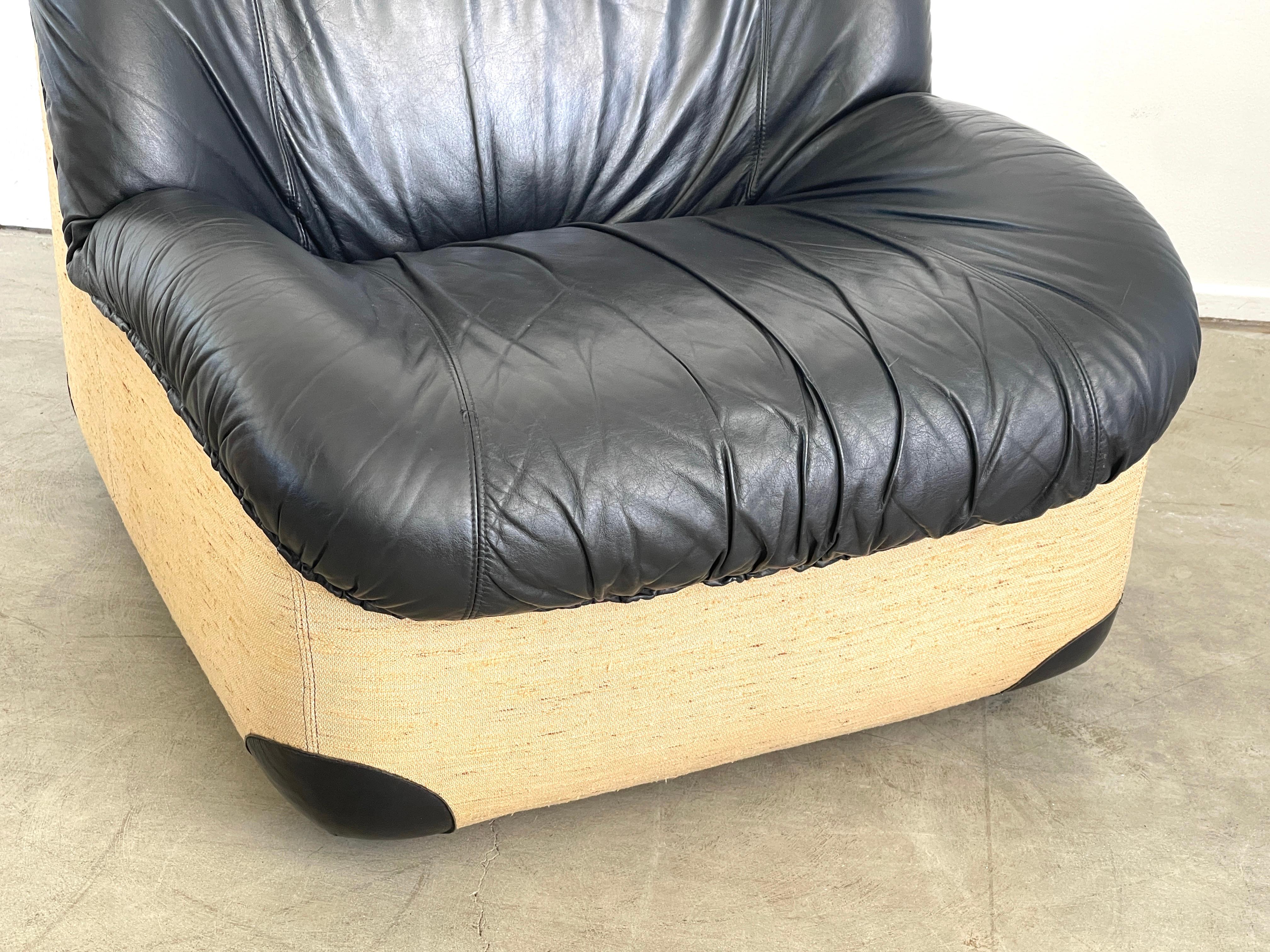 Fauteuils club cuir noir italiens en vente 2