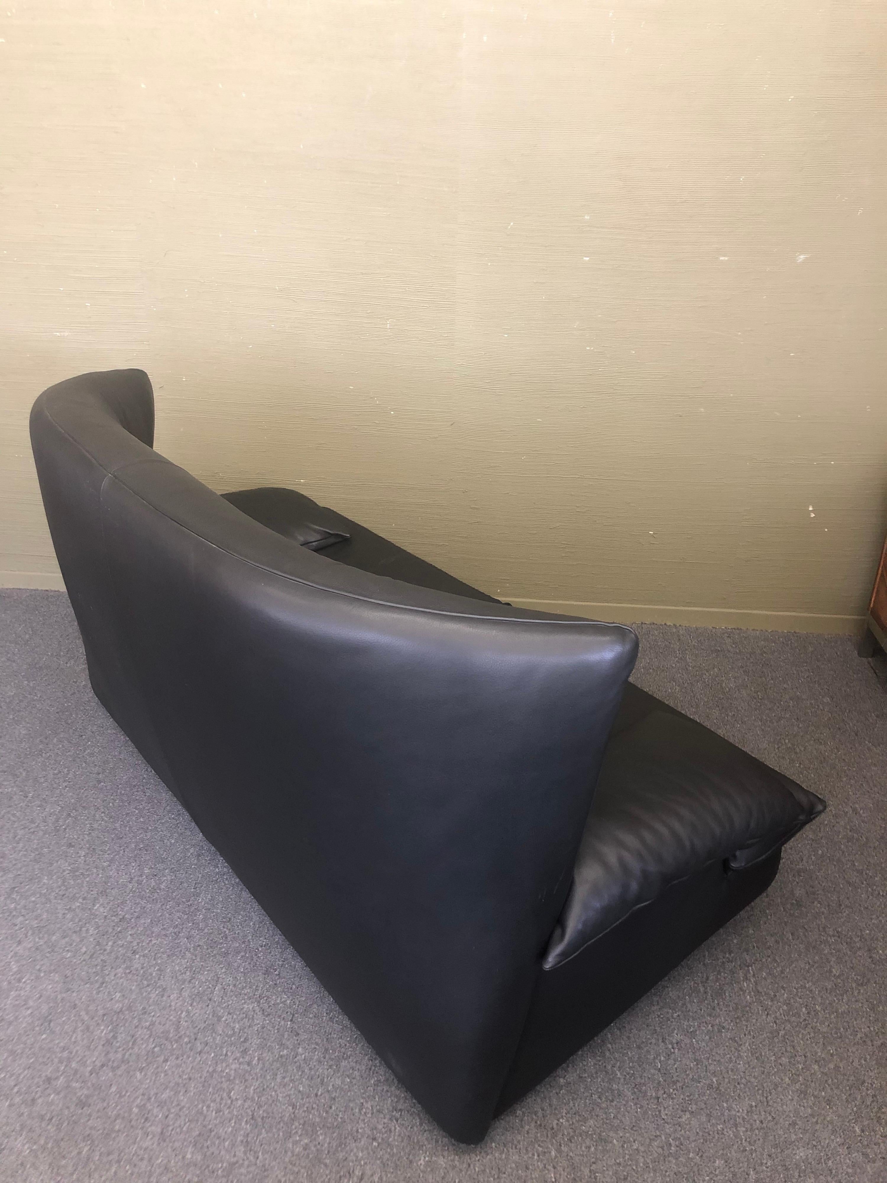 Post-Modern Italian Black Leather Postmodern Loveseat by i4 Mariani for the Pace Collection For Sale