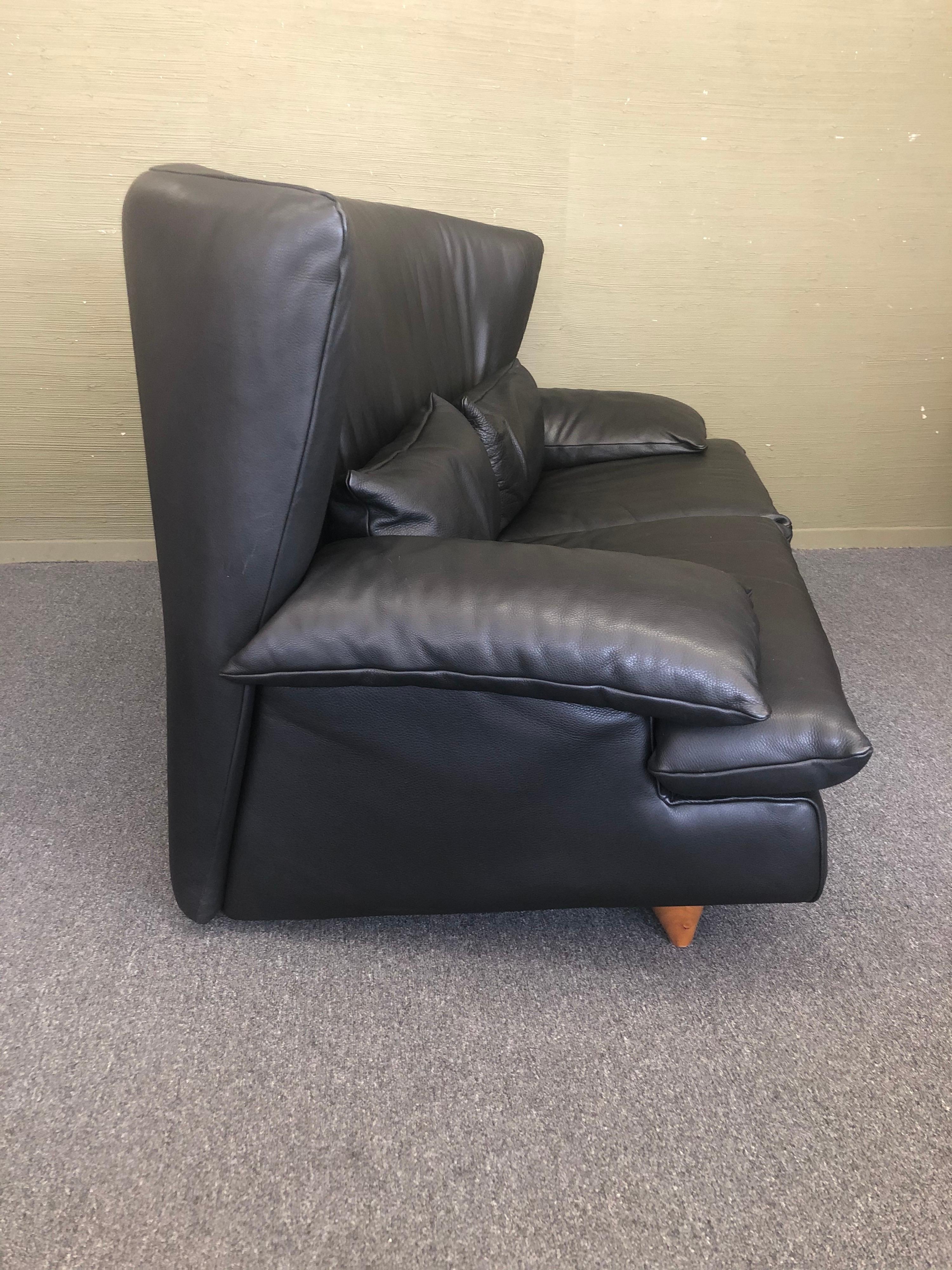 20th Century Italian Black Leather Postmodern Loveseat by i4 Mariani for the Pace Collection For Sale