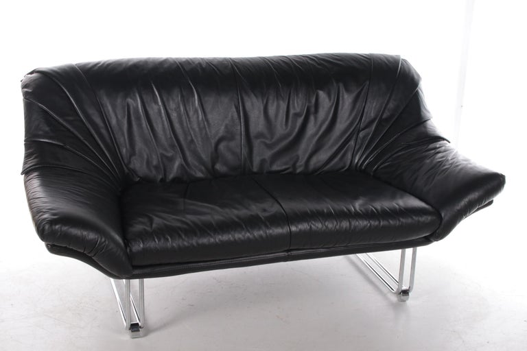 Mid-Century Modern Italian Black Leather Postmodern 2 Seater Sofa, 1970s For Sale