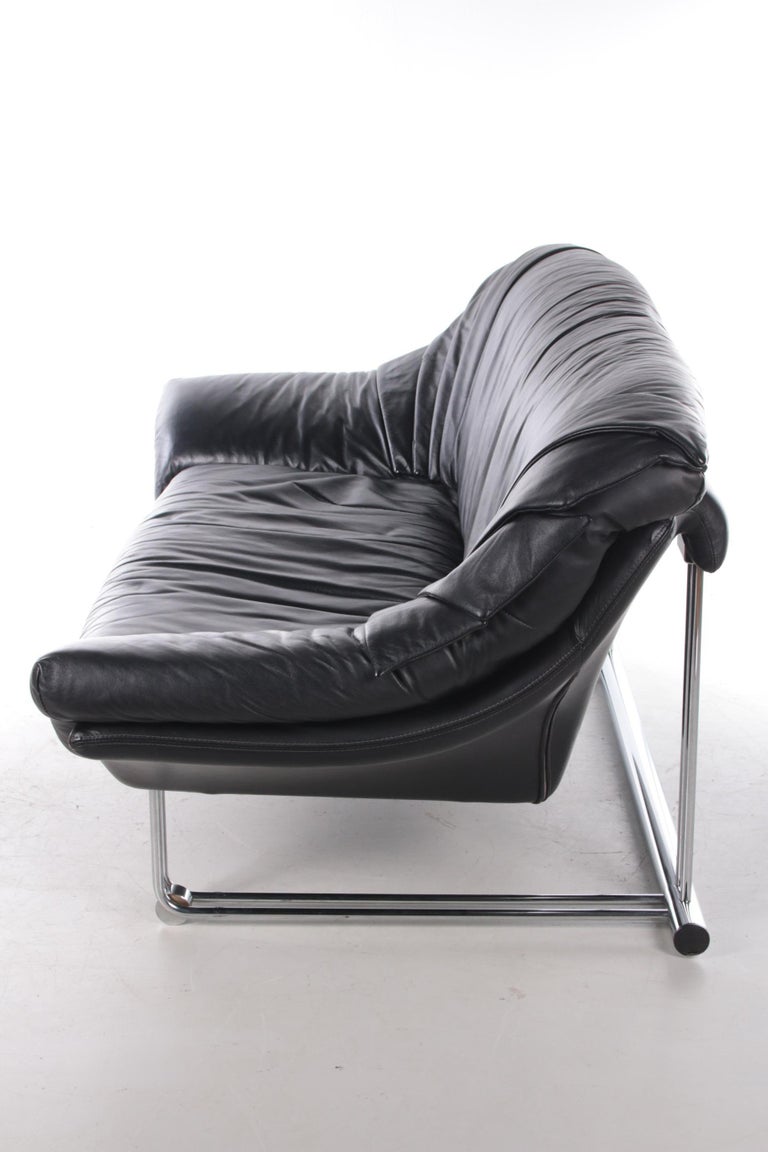 Italian Black Leather Postmodern 2 Seater Sofa, 1970s For Sale 1