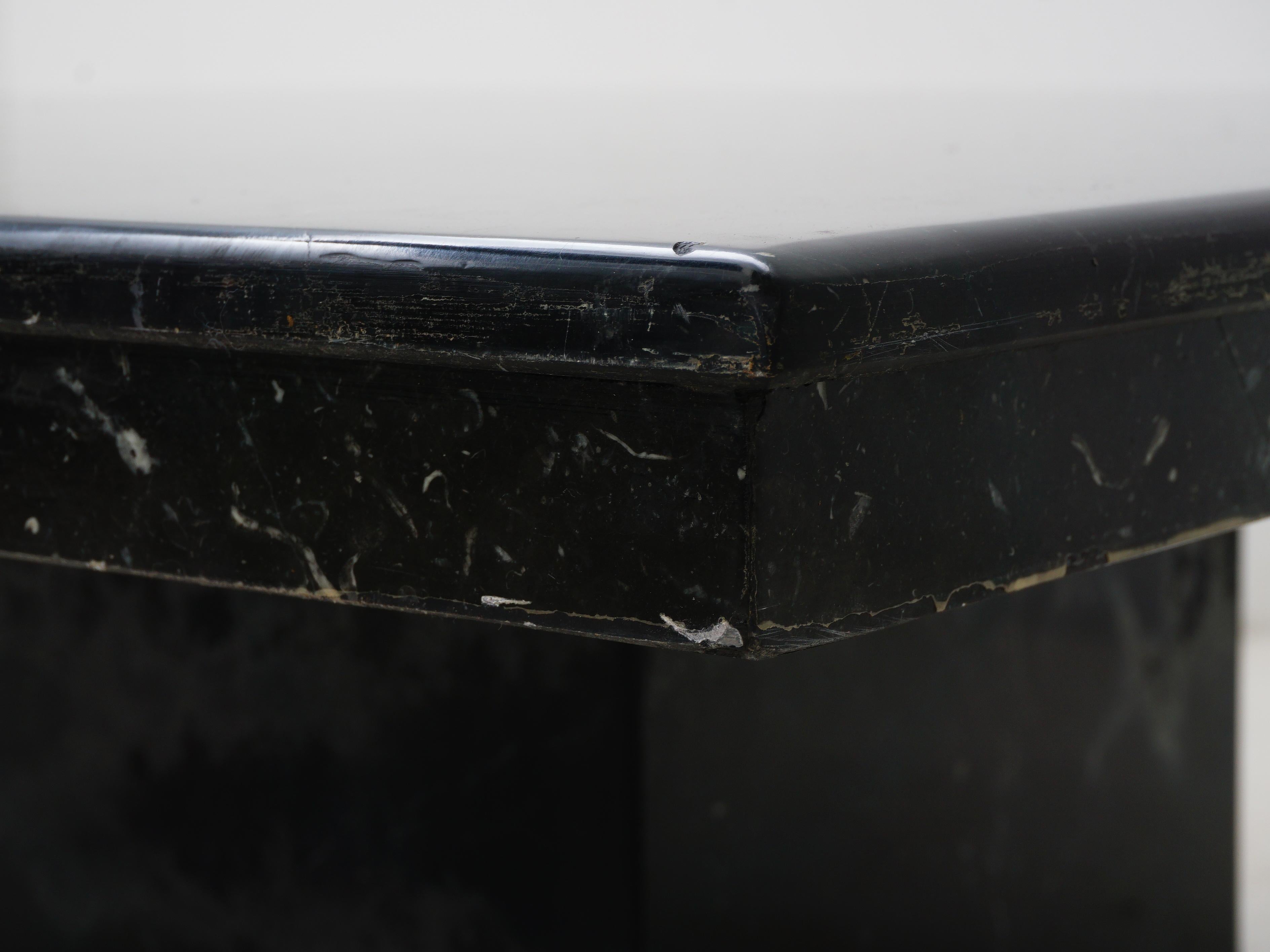 Italian Black Marble Coffee Table, 1980s In Excellent Condition In Philadelphia, PA