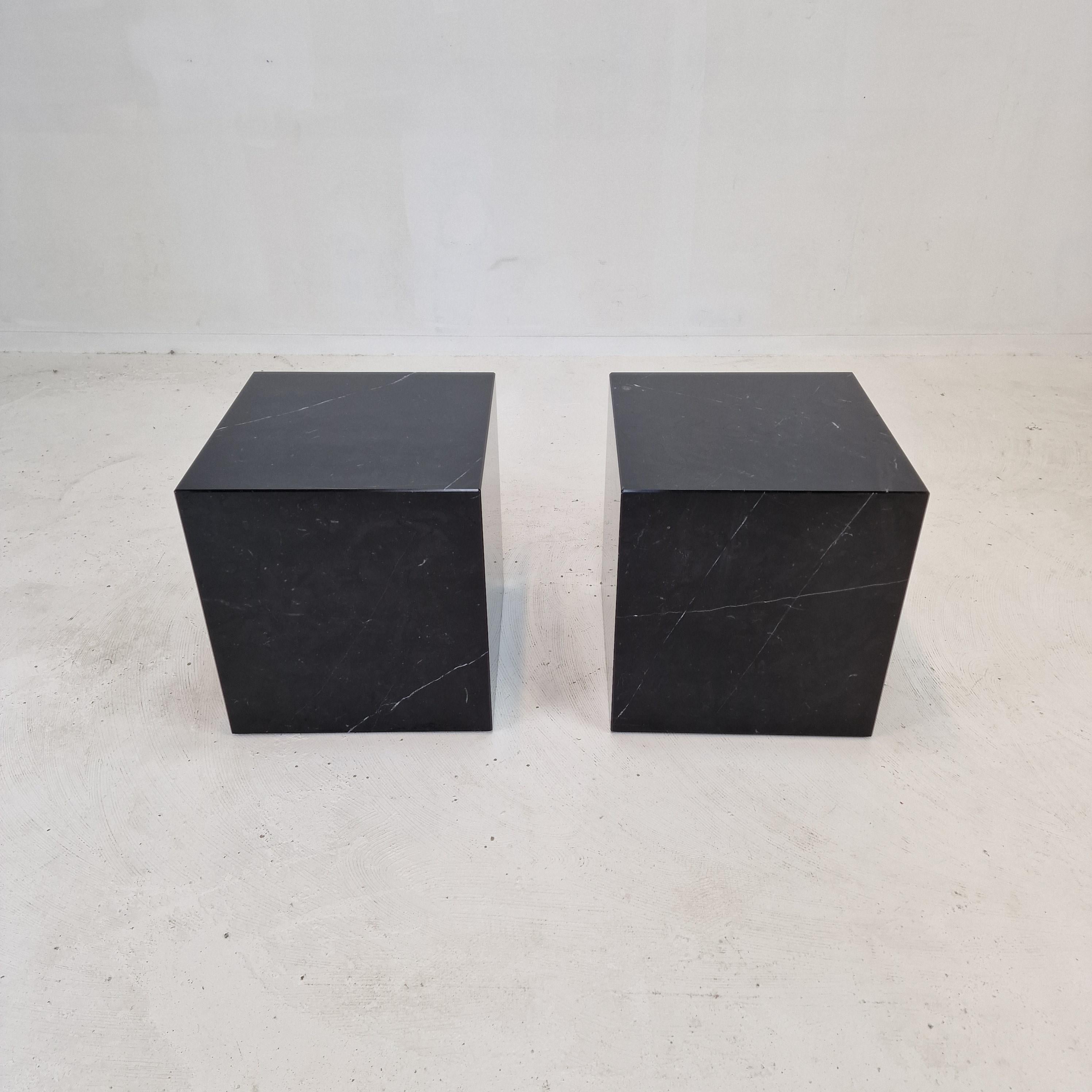Mid-Century Modern Italian Black Marble Pedestal or Side Table, 1980's For Sale