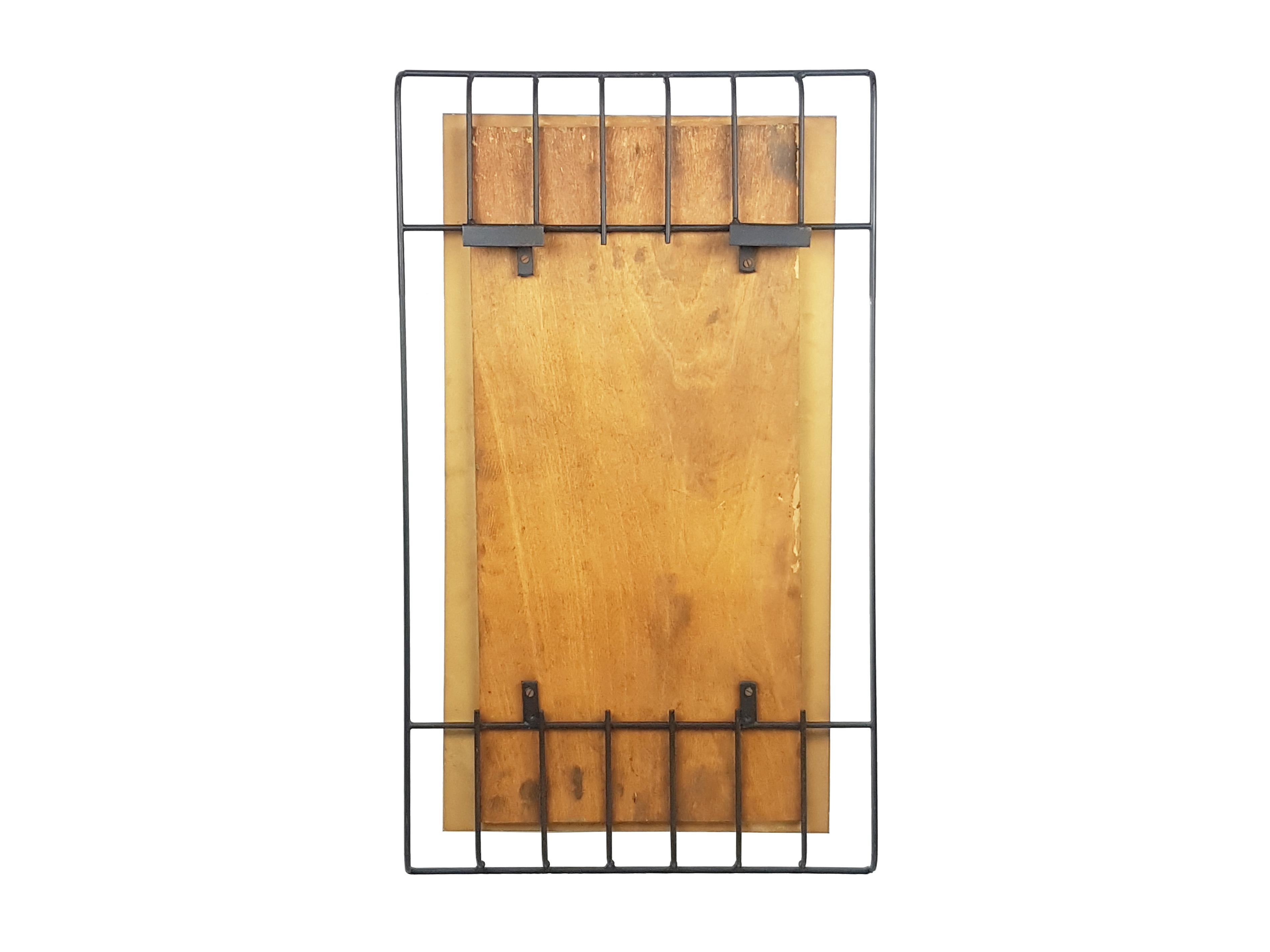 Italienischer handbemalter italienischer Wandspiegel aus schwarzem Metallgitter, Messing, Holz und Holz, 1950er Jahre im Angebot 4