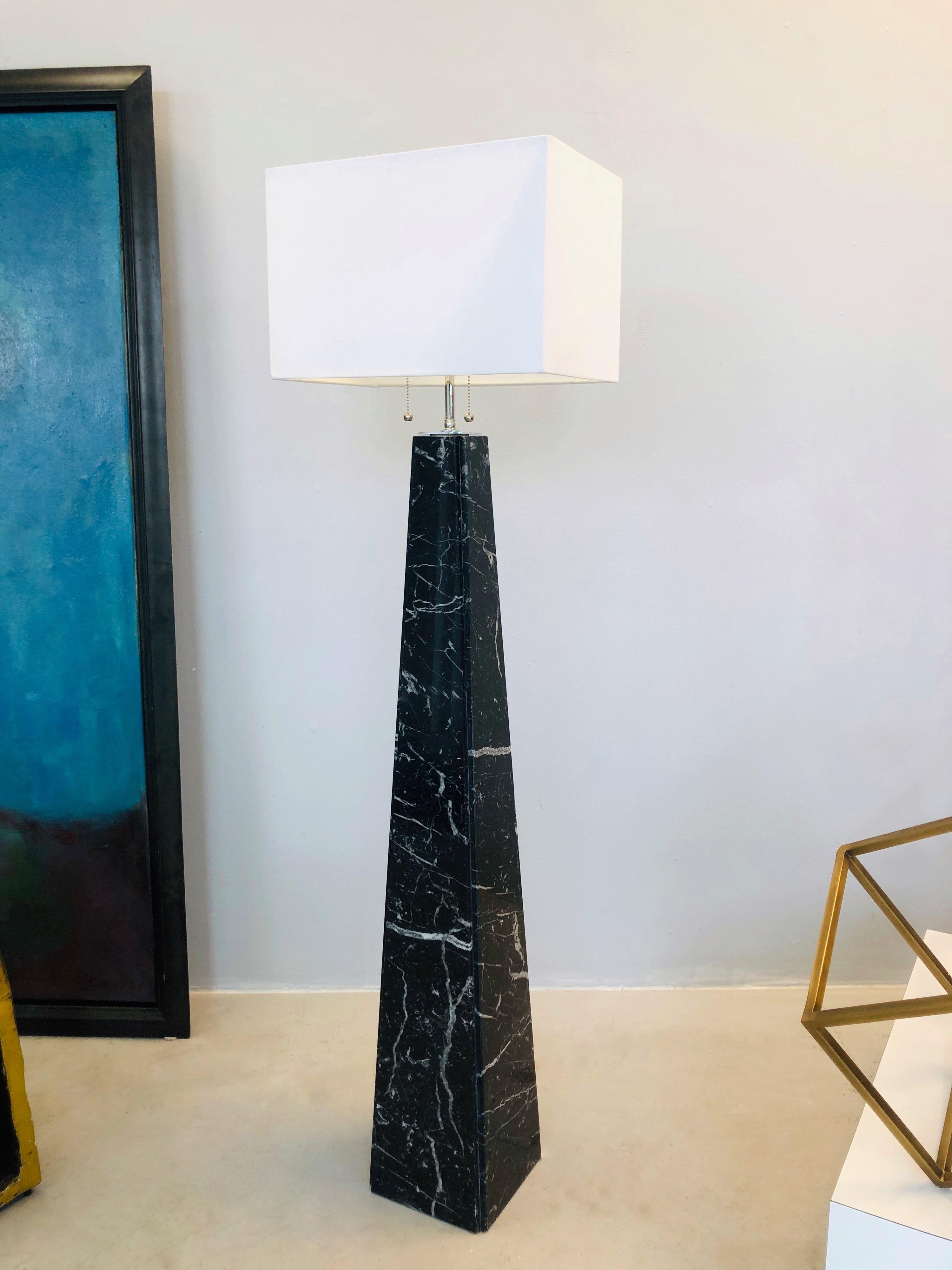 Italian Black Obelisk Marble Floor Lamp, 1970s In Good Condition In Miami, FL
