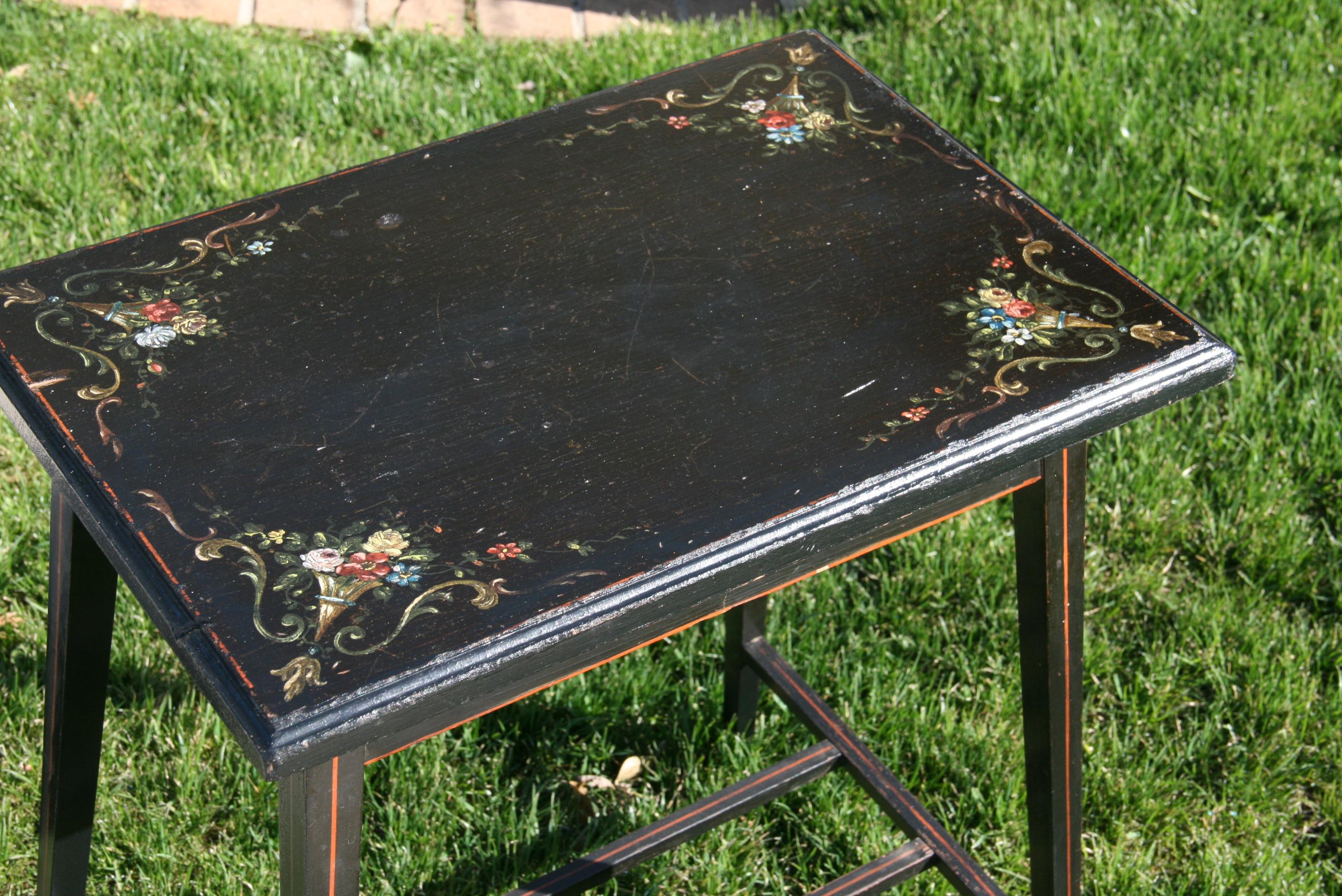 Italian Black Lift Top  Table with Hand Painted Floral Details In Good Condition For Sale In Douglas Manor, NY