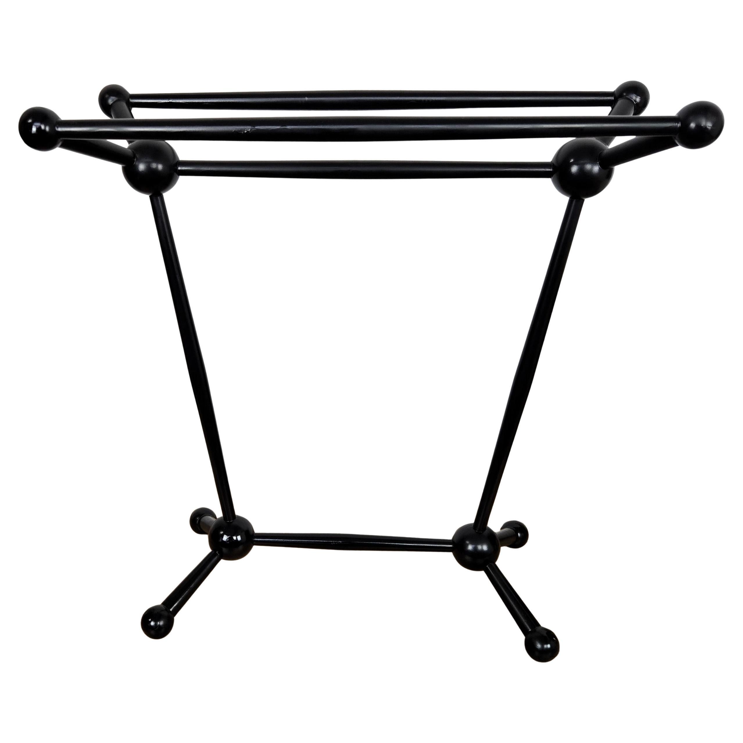 Space Towel Rack Rail mit geschnitzten Beinen aus schwarzem italienischem Nussbaumholz