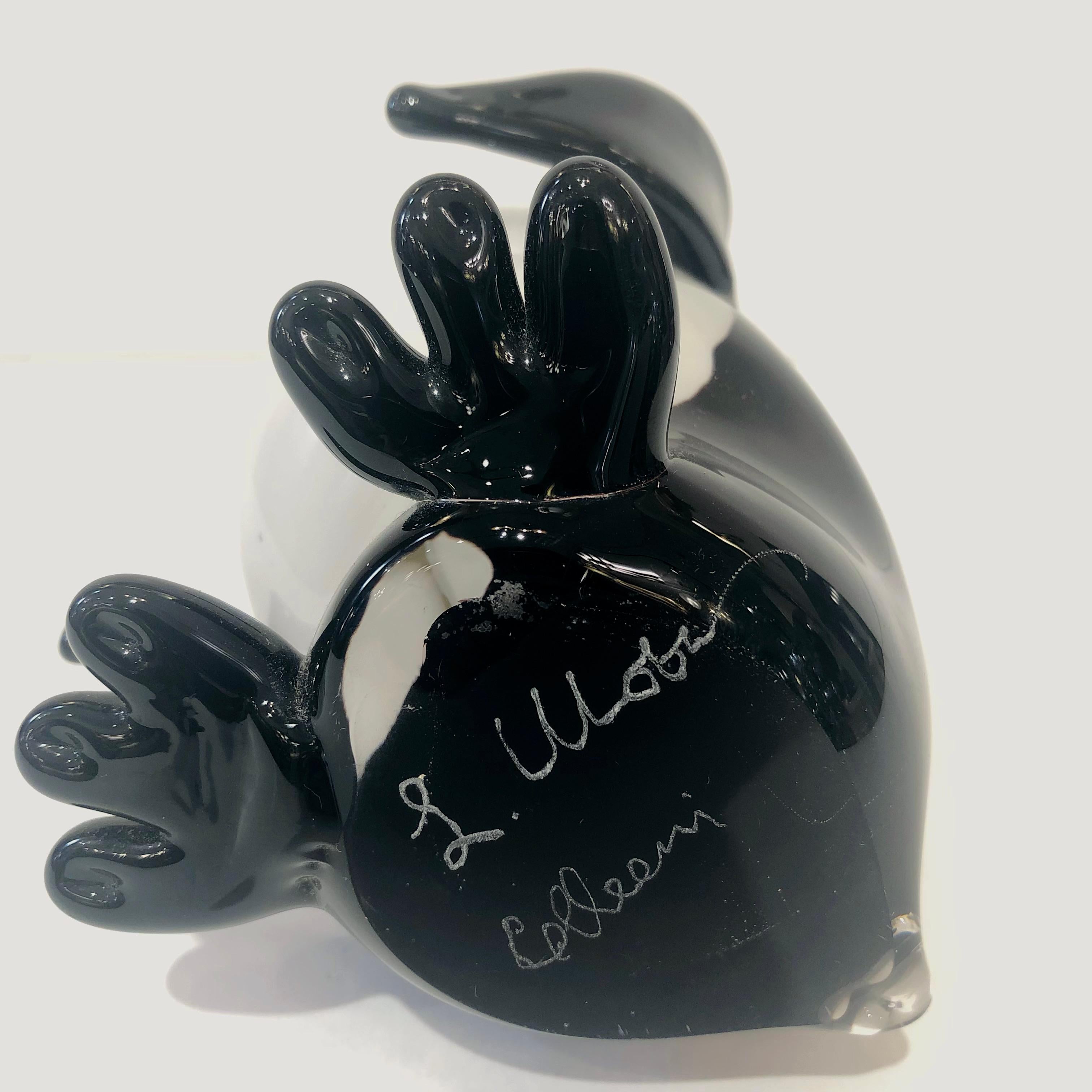 Escultura moderna italiana de pingüino de cristal de Murano soplado en blanco y negro Italiano en venta