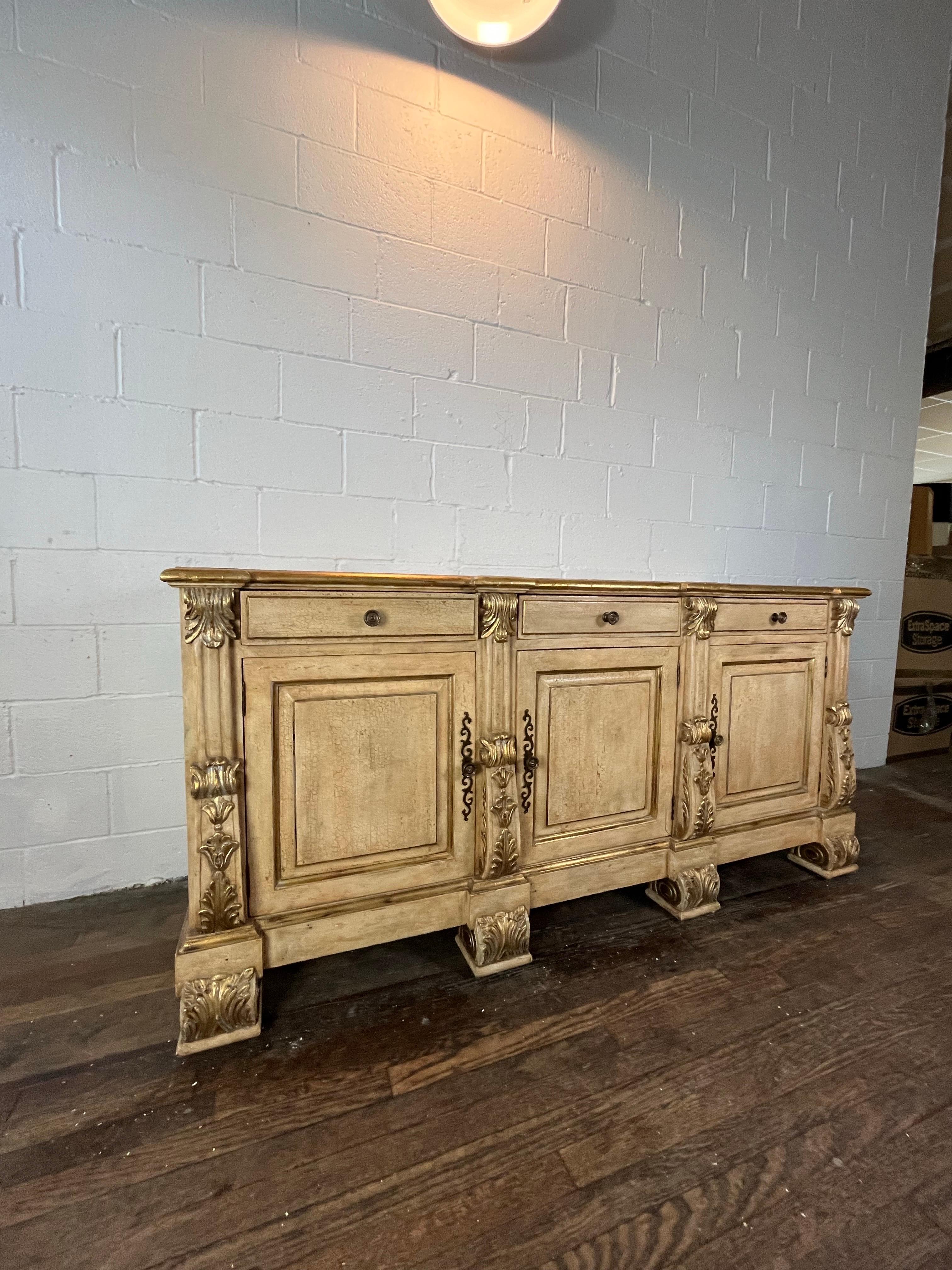 Aparador Buffet Italiano Blanqueado Barroco en venta