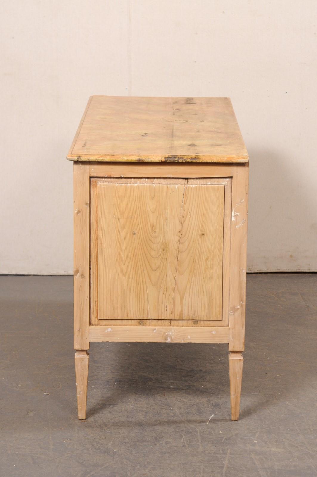 Coffre italien en bois blanchi avec plateau en faux marbre, 19ème siècle en vente 5