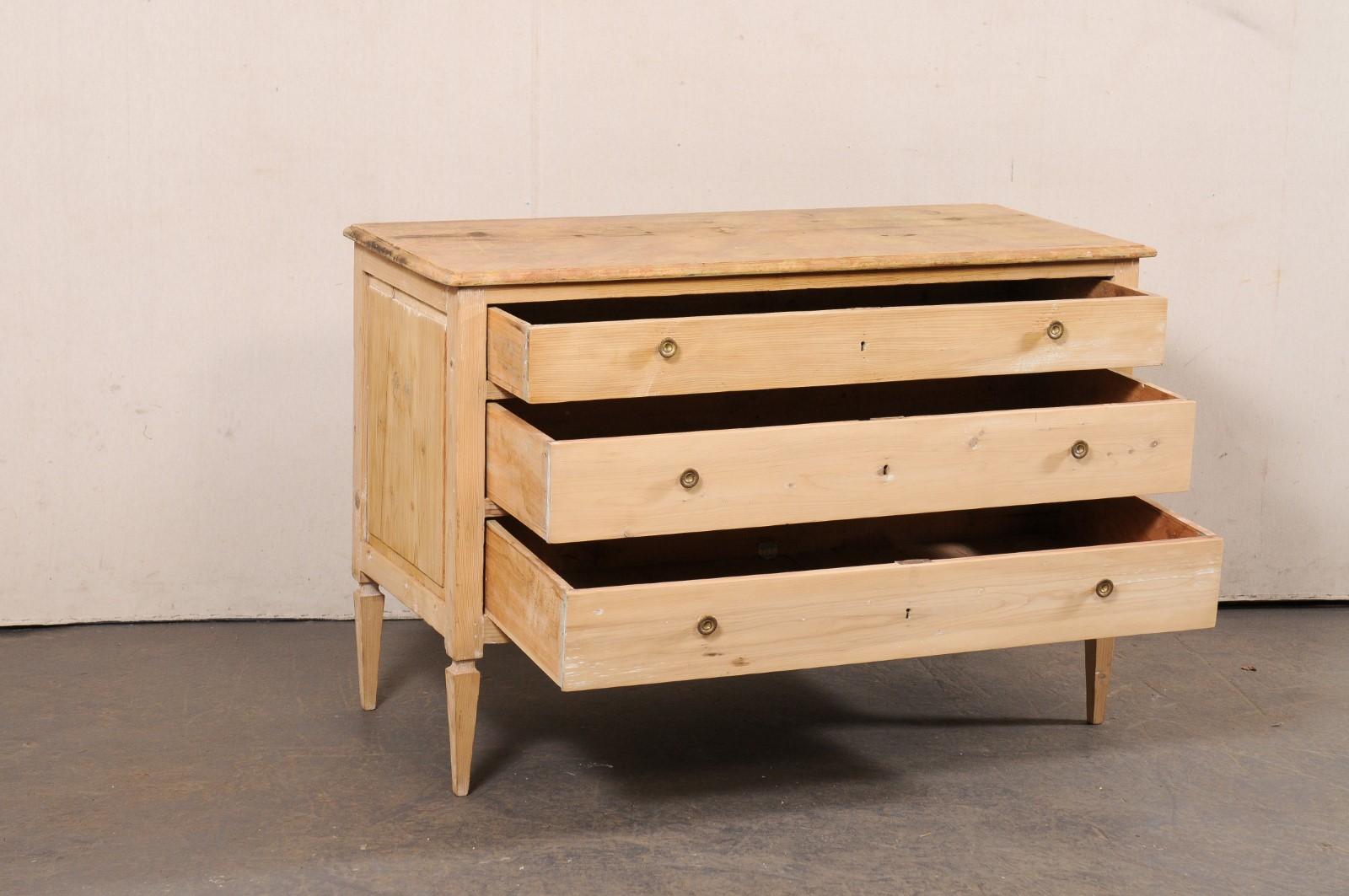 Coffre italien en bois blanchi avec plateau en faux marbre, 19ème siècle Bon état - En vente à Atlanta, GA