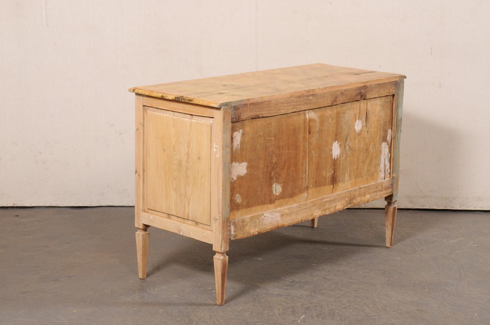 Coffre italien en bois blanchi avec plateau en faux marbre, 19ème siècle en vente 4