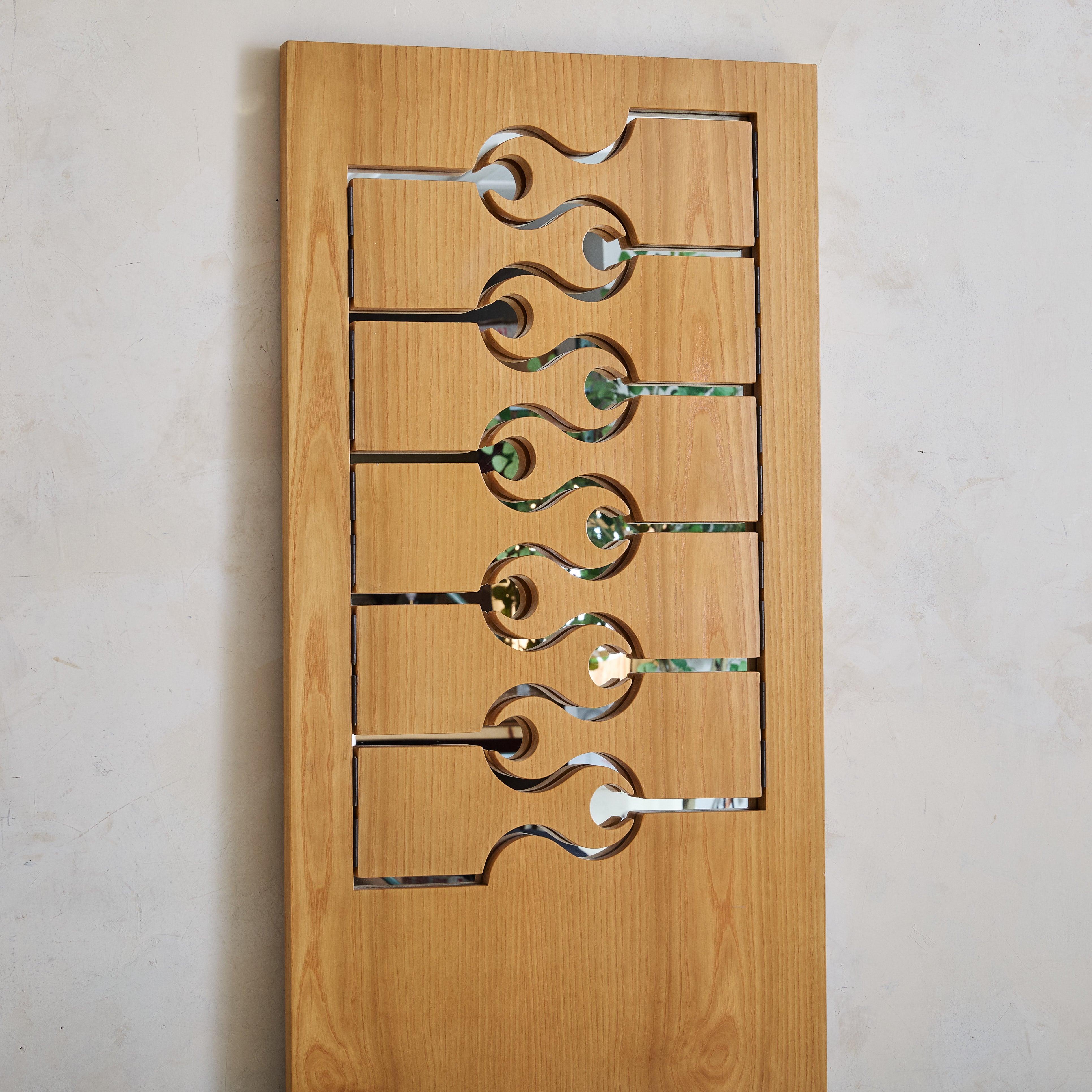 Italiano Appendiabiti italiano in legno biondo 'Scorpion' con specchio di Anonima Design in vendita