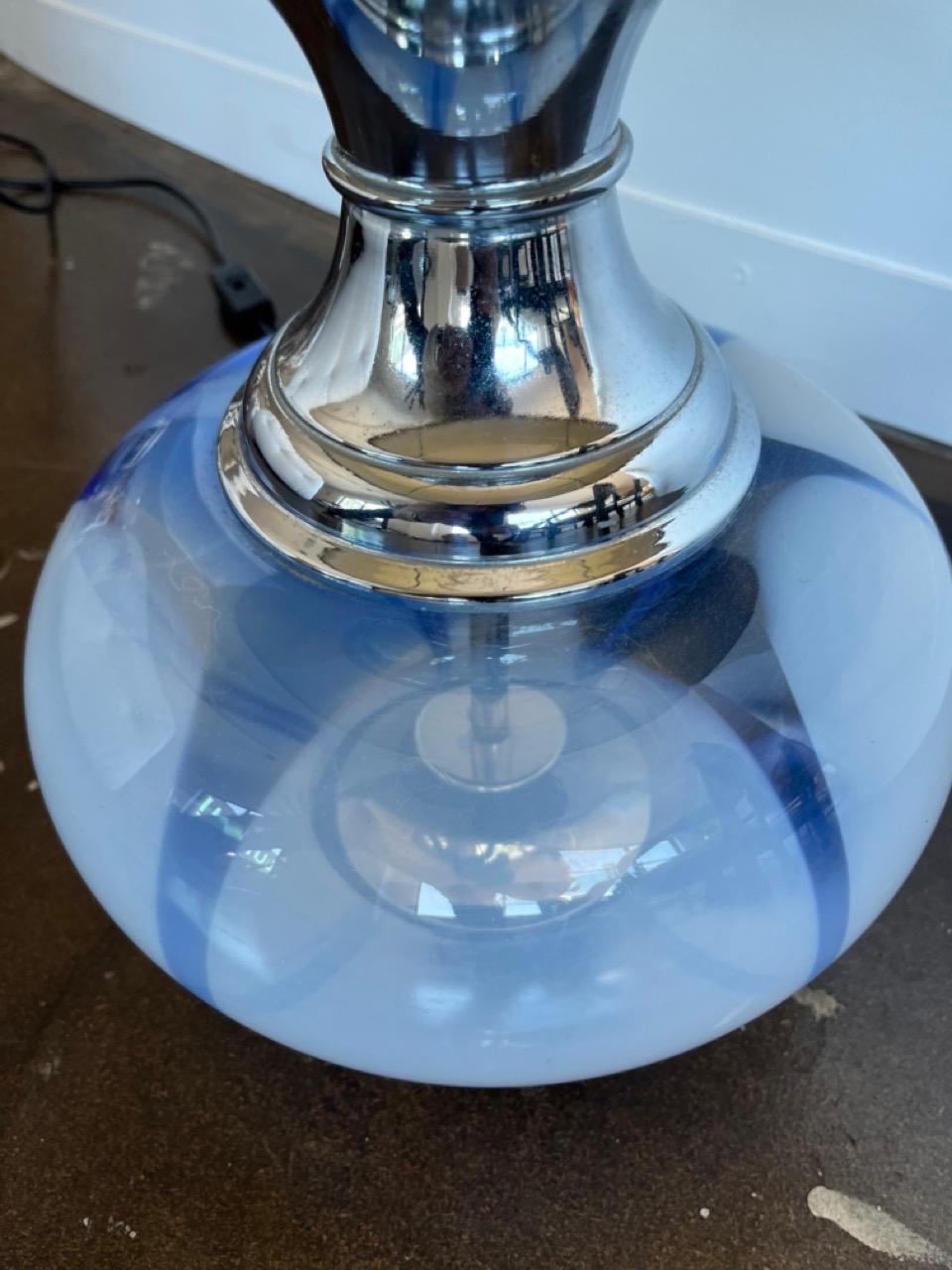 Italian Blown Glass and Chrome Table Lamp 1970s For Sale 1