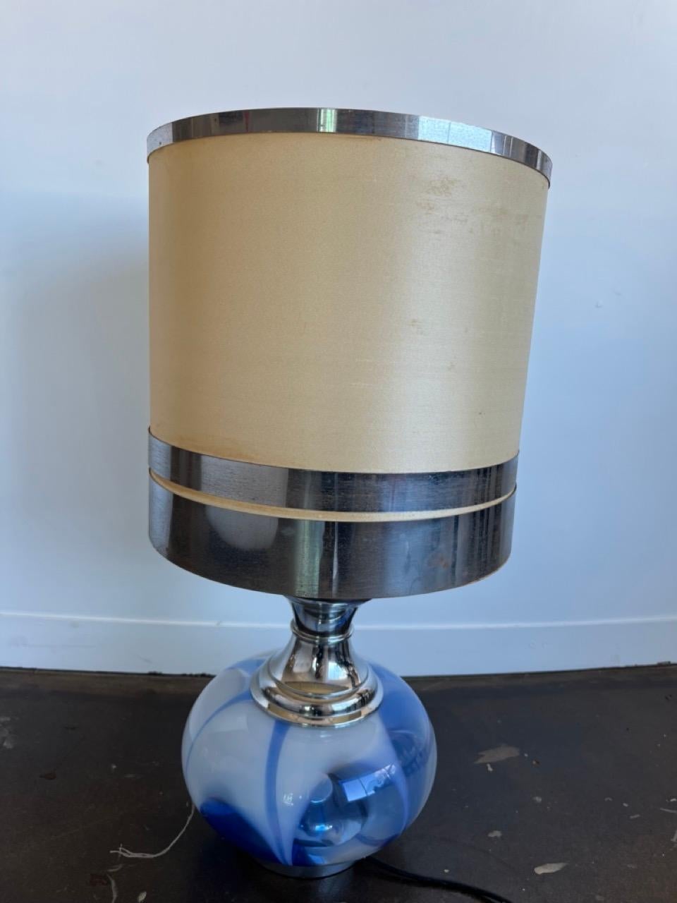 Italian Blown Glass and Chrome Table Lamp 1970s For Sale 3