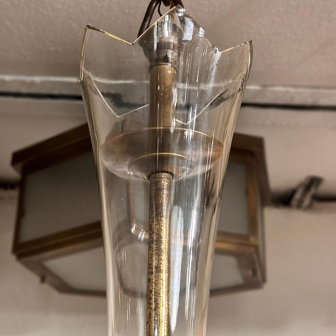 Lustre italien à 6 lumières datant des années 1950.

Mesures :
Diamètre : 13.5
