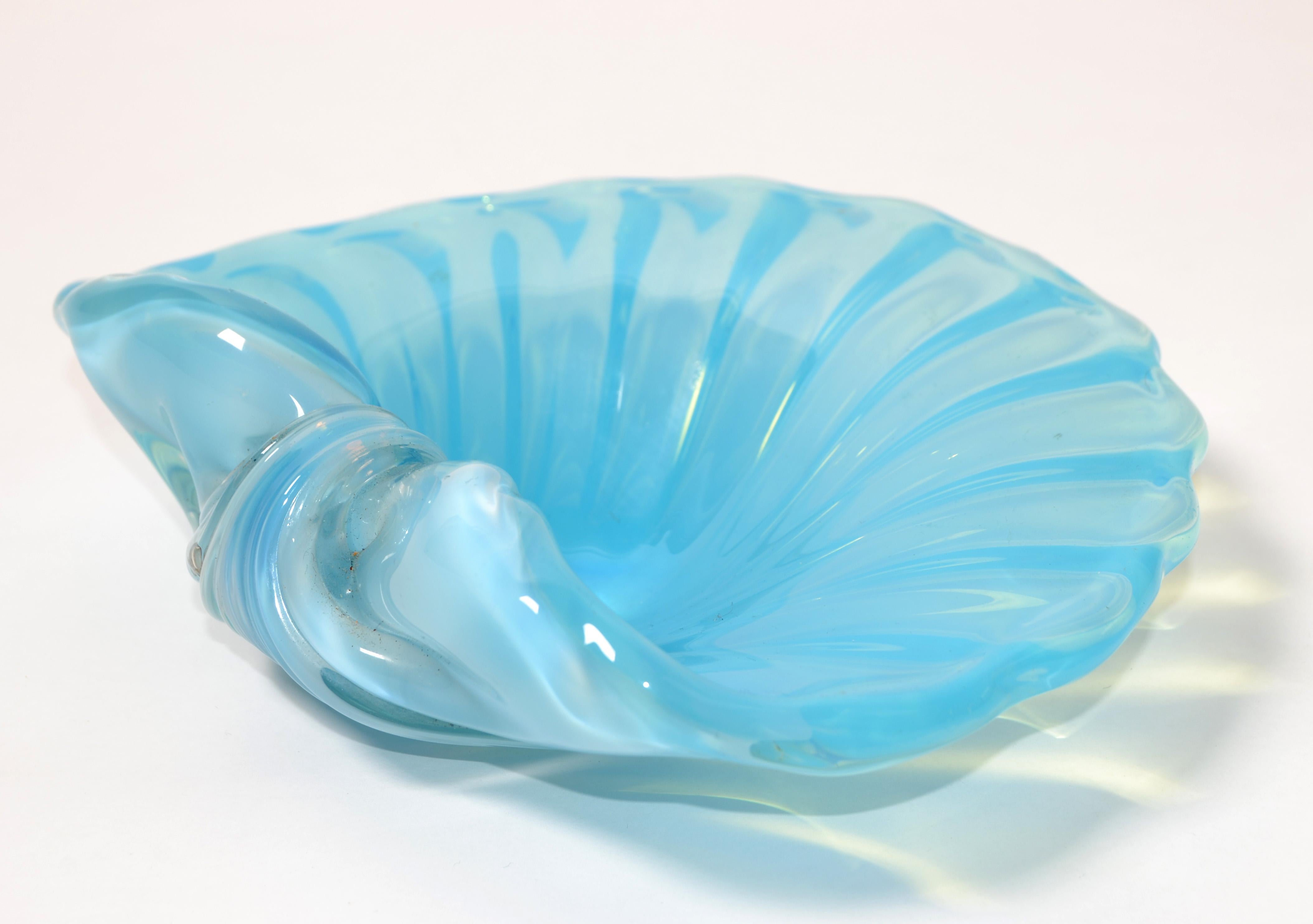 Mid-Century Modern Italian Blown Murano Glass Blue Goldenrod Clam Shell Shaped Catchall Bowl For Sale