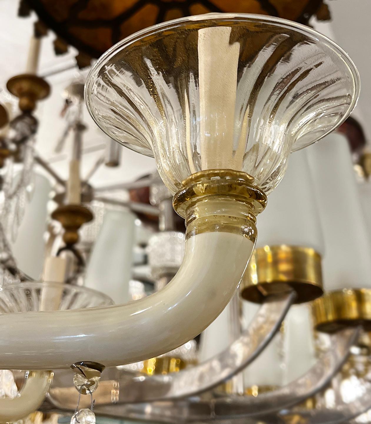 Italiano Lampadario italiano in vetro soffiato di Murano in vendita