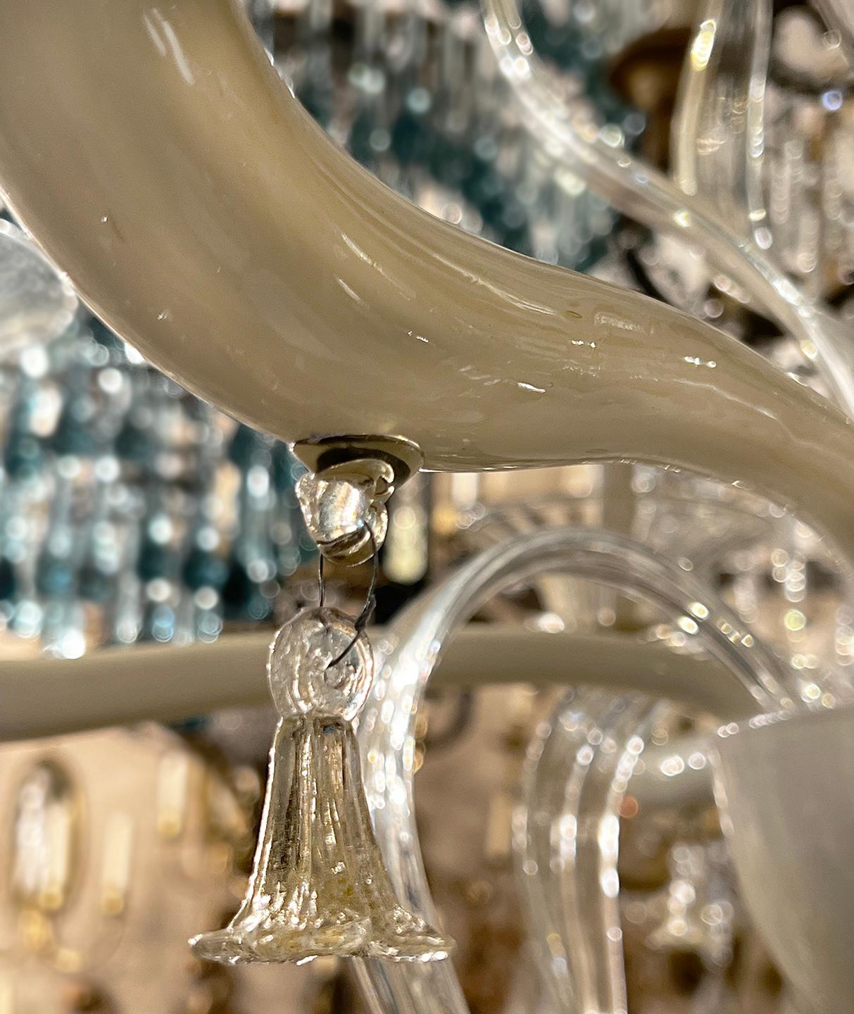 Mid-20th Century Italian Blown Murano Glass Chandelier For Sale