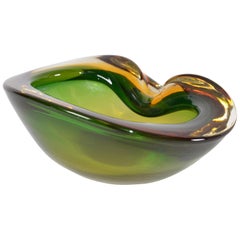 Italienisches mundgeblasenes Muranoglas in Grün und Bernstein, ovaler Auffangbehälter, Schale, Aschenbecher