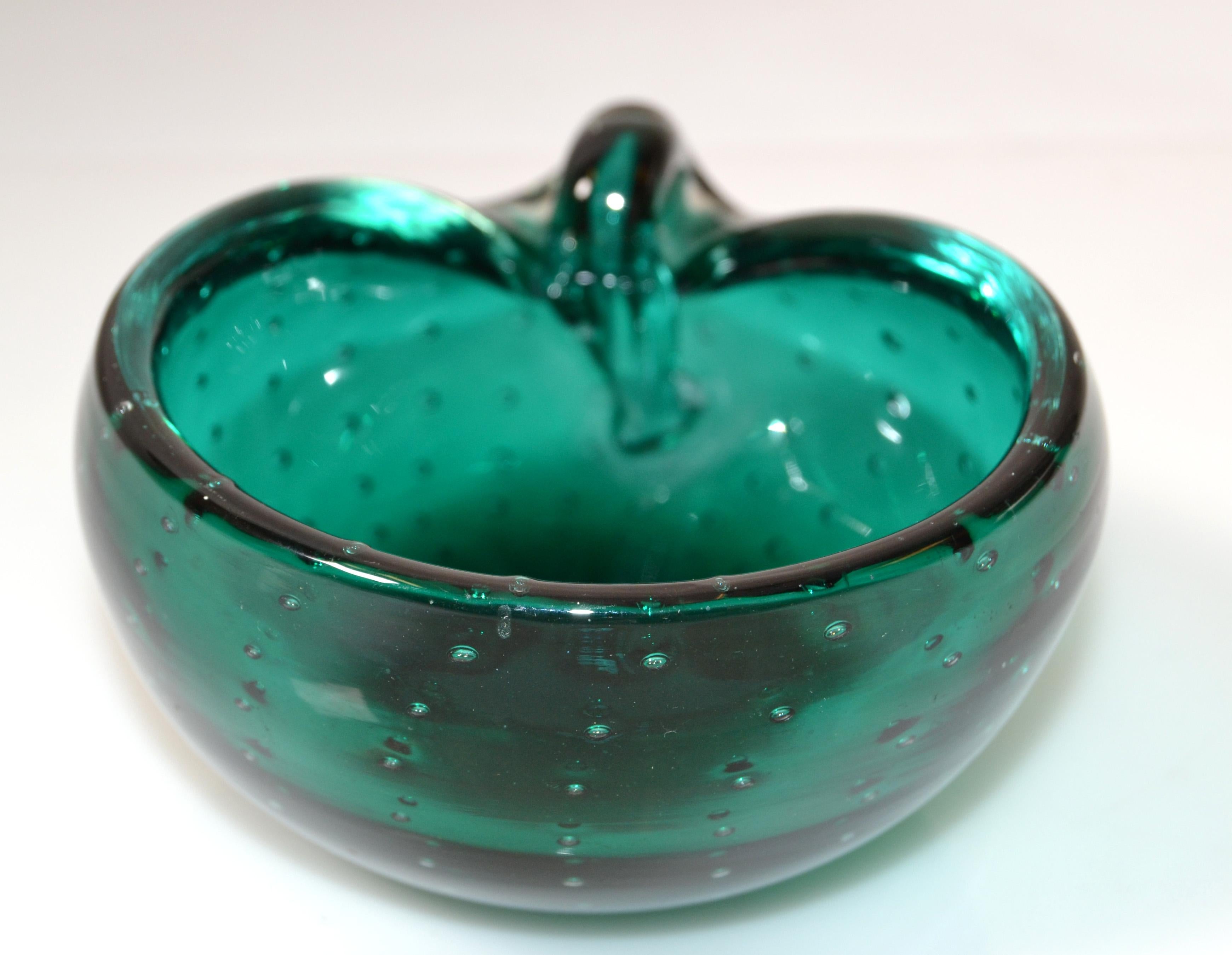 Bol, cuenco o cenicero italiano soplado de Murano con forma ovalada de burbuja verde en venta 1