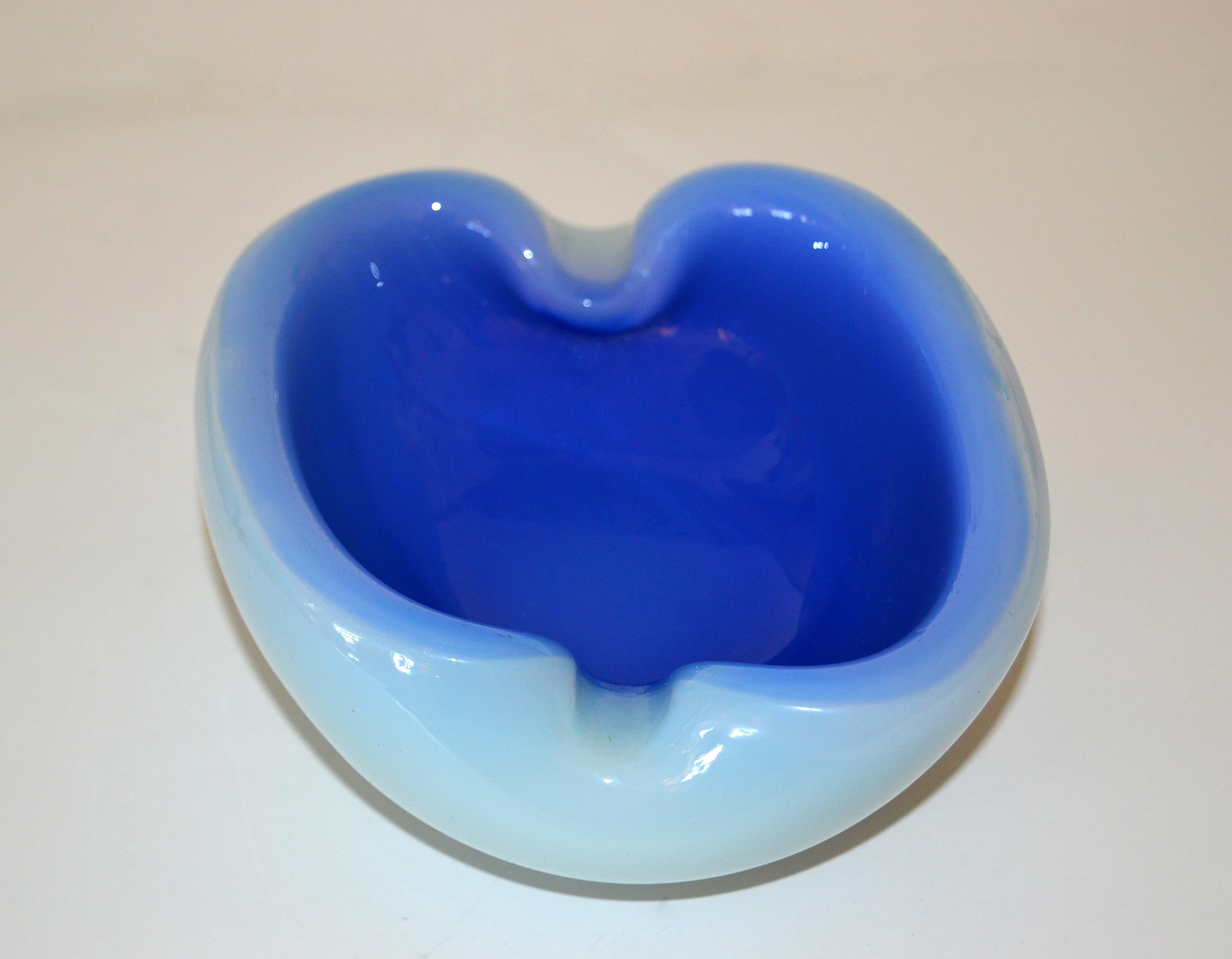 Italian Blown Murano Glass Two-Color Blue Round Shaped Catchall Bowl For Sale 5