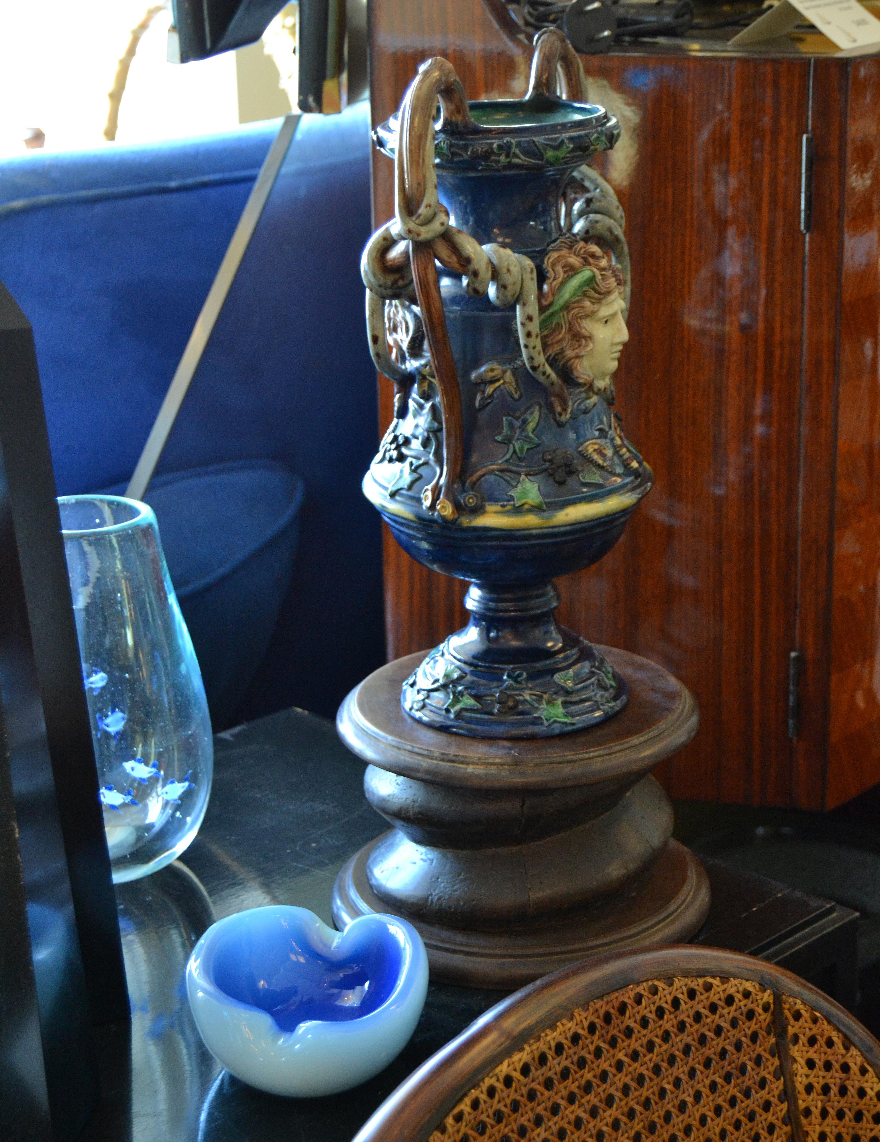 Mid-Century Modern Bol attrape-tout en verre de Murano soufflé bleu bicolore de forme ronde italienne en vente