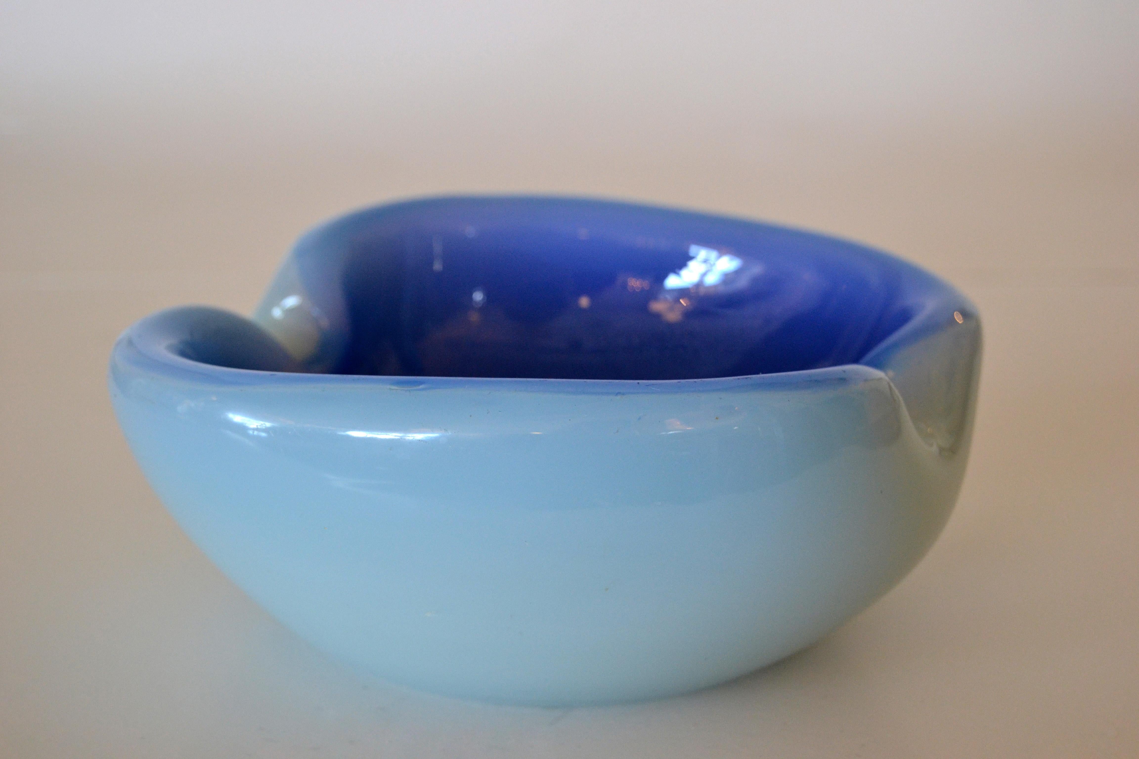 Italian Blown Murano Glass Two-Color Blue Round Shaped Catchall Bowl For Sale 1