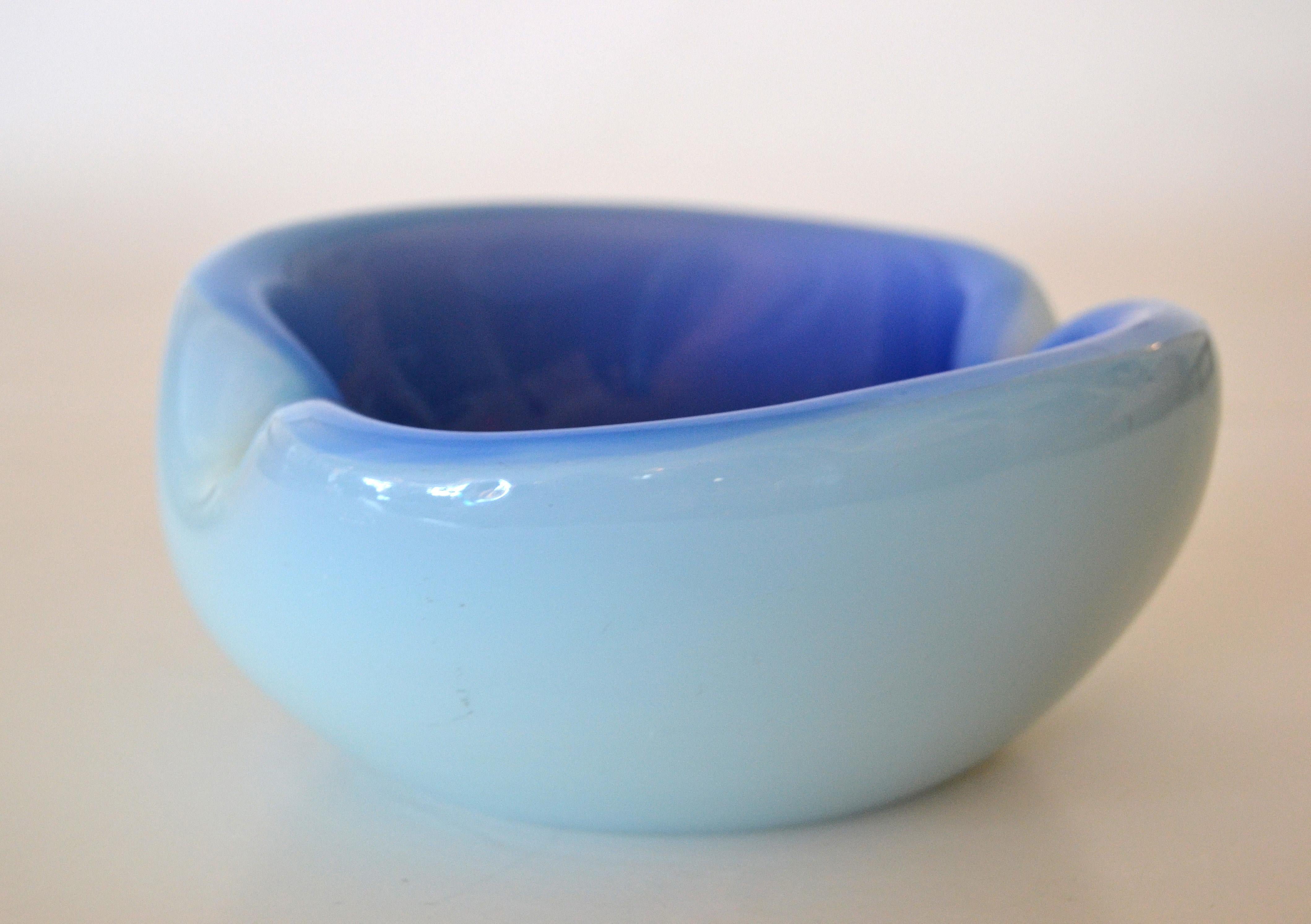 Italian Blown Murano Glass Two-Color Blue Round Shaped Catchall Bowl For Sale 2