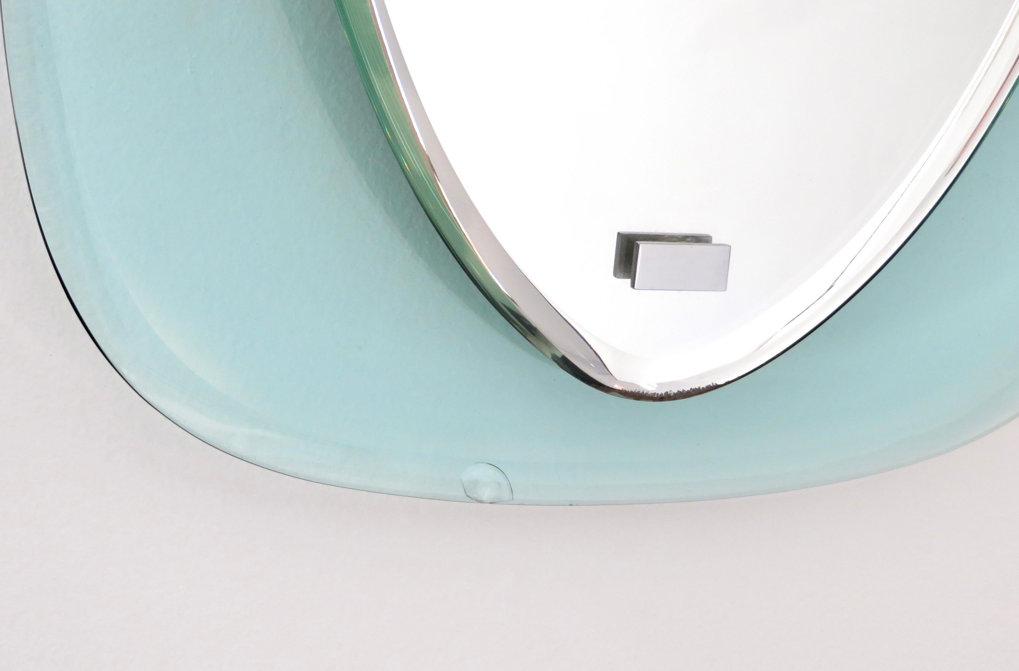 Arte miroir italien en cristal ovale facetté flottant en verre bleu et transparent en vente 5