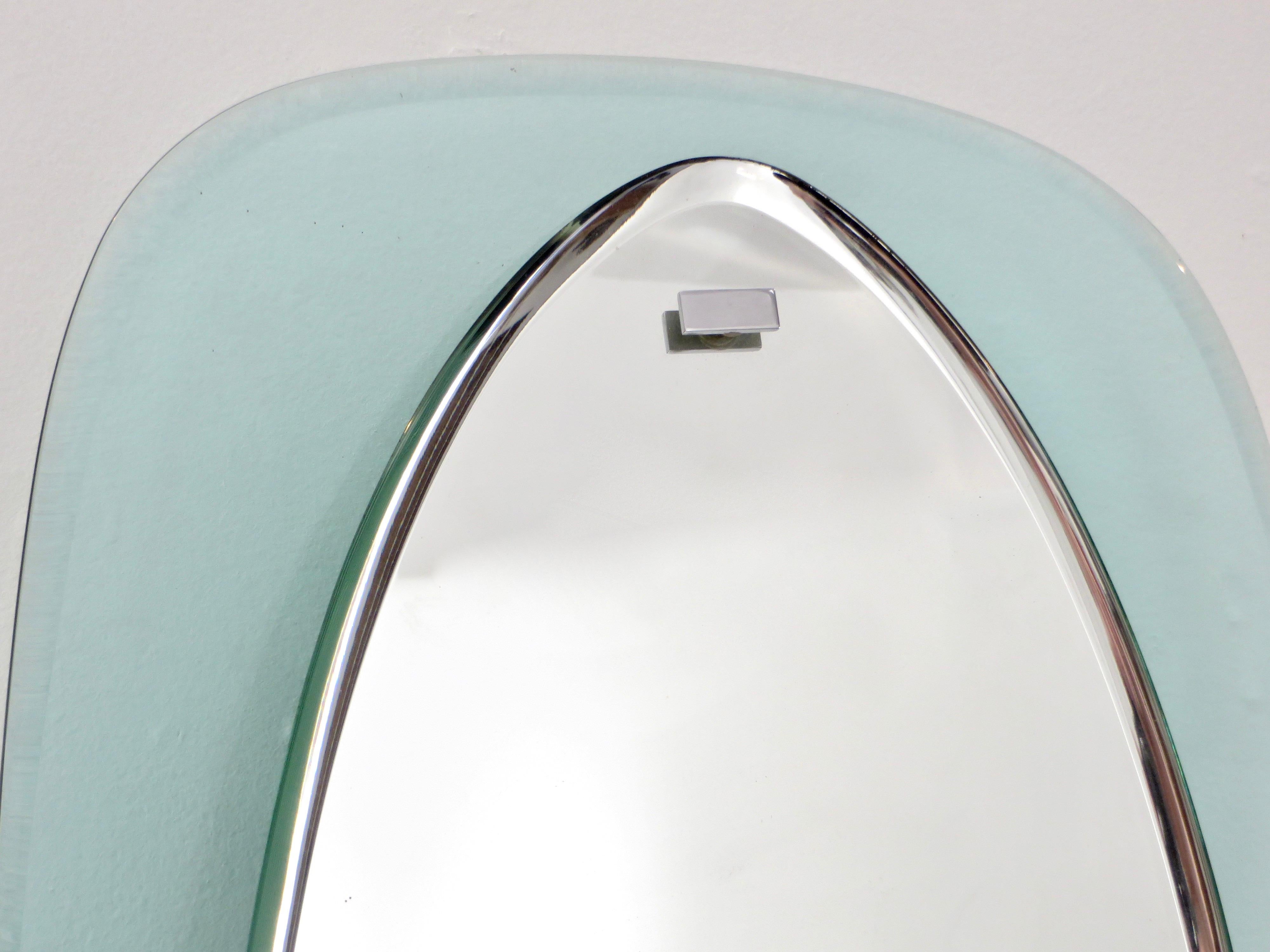 Arte miroir italien en cristal ovale facetté flottant en verre bleu et transparent en vente 1