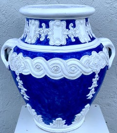 Italienische blau-weiße Jardinire im Della Robbia-Stil, Provenienz, Celine Dion