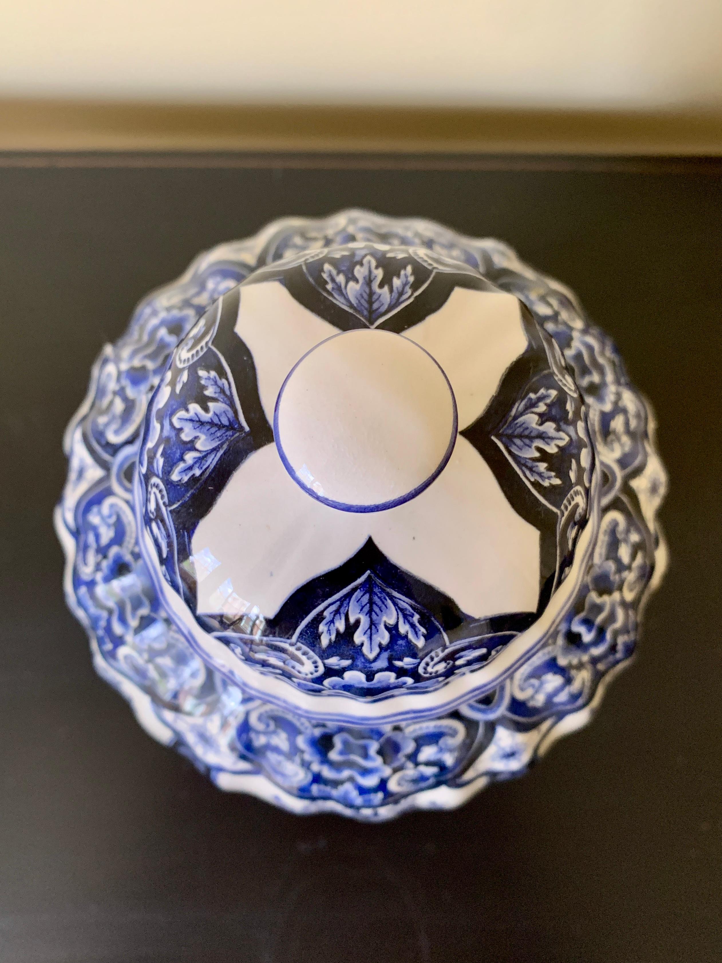 Italienisches blau-weißes Ingwerglas aus Porzellan  (20. Jahrhundert) im Angebot