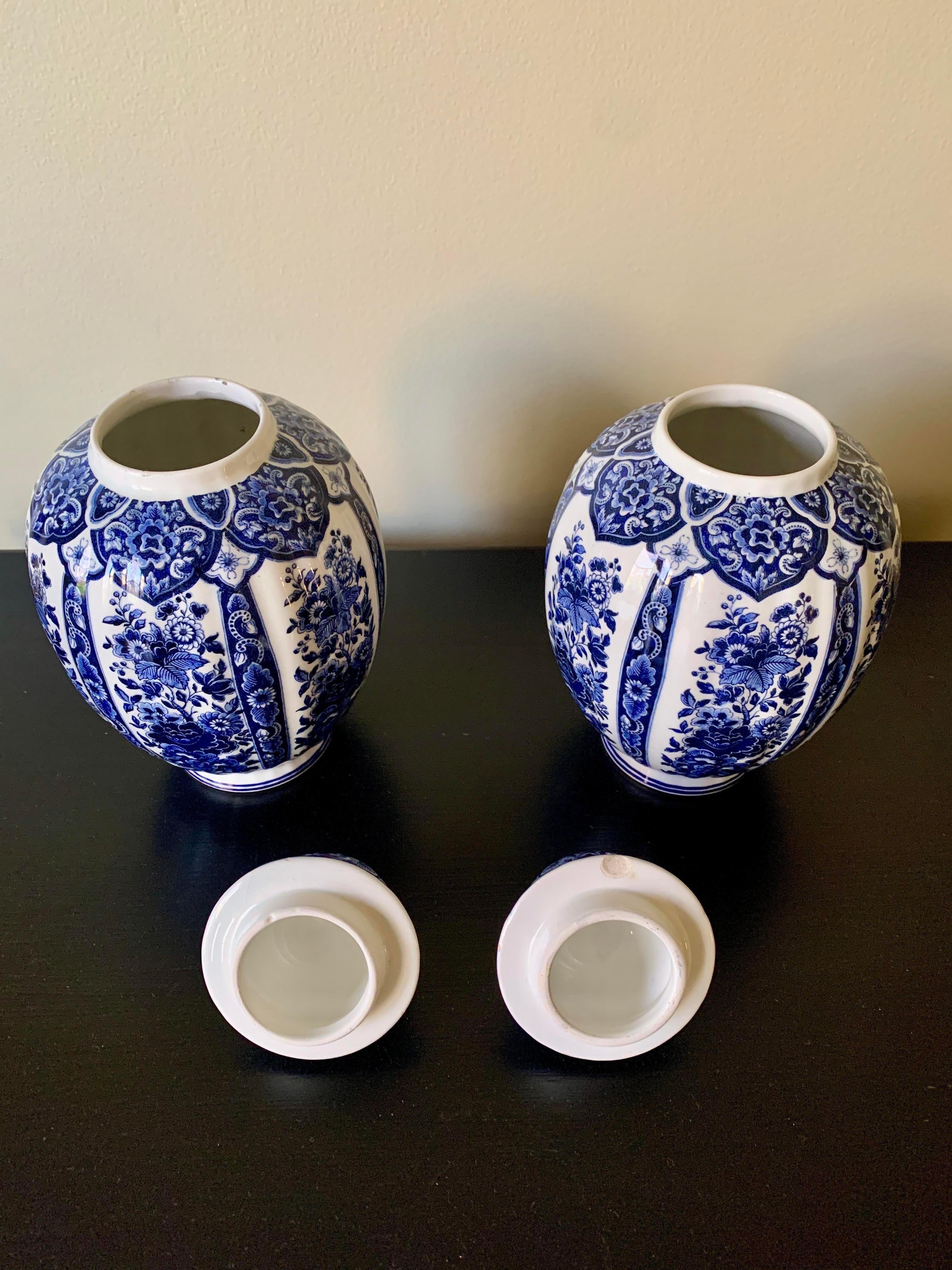 Italian Blue and White Porcelain Ginger Jars by Ardalt Blue Delfia, Pair For Sale 6