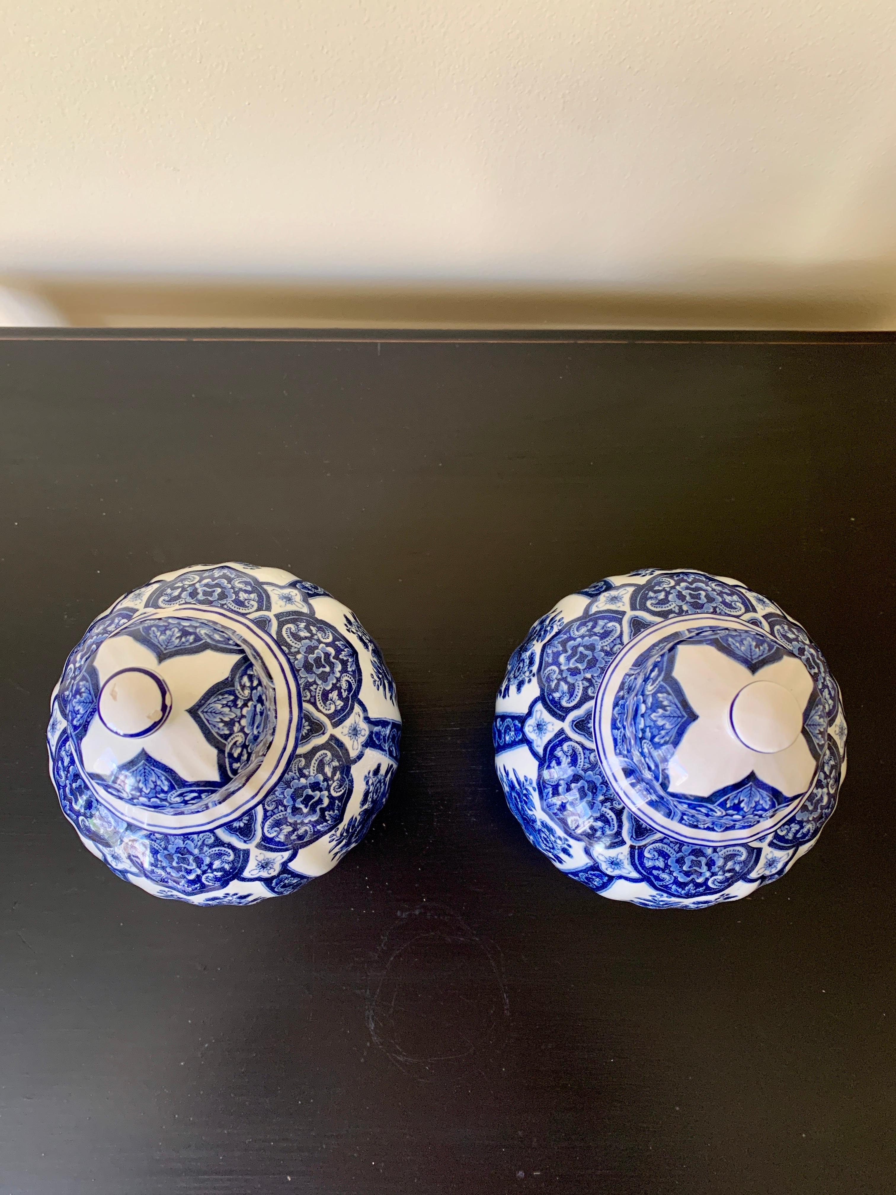 Tarros de jengibre italianos de porcelana azul y blanca de Ardalt Blue Delfia, Pareja en Bueno estado para la venta en Elkhart, IN