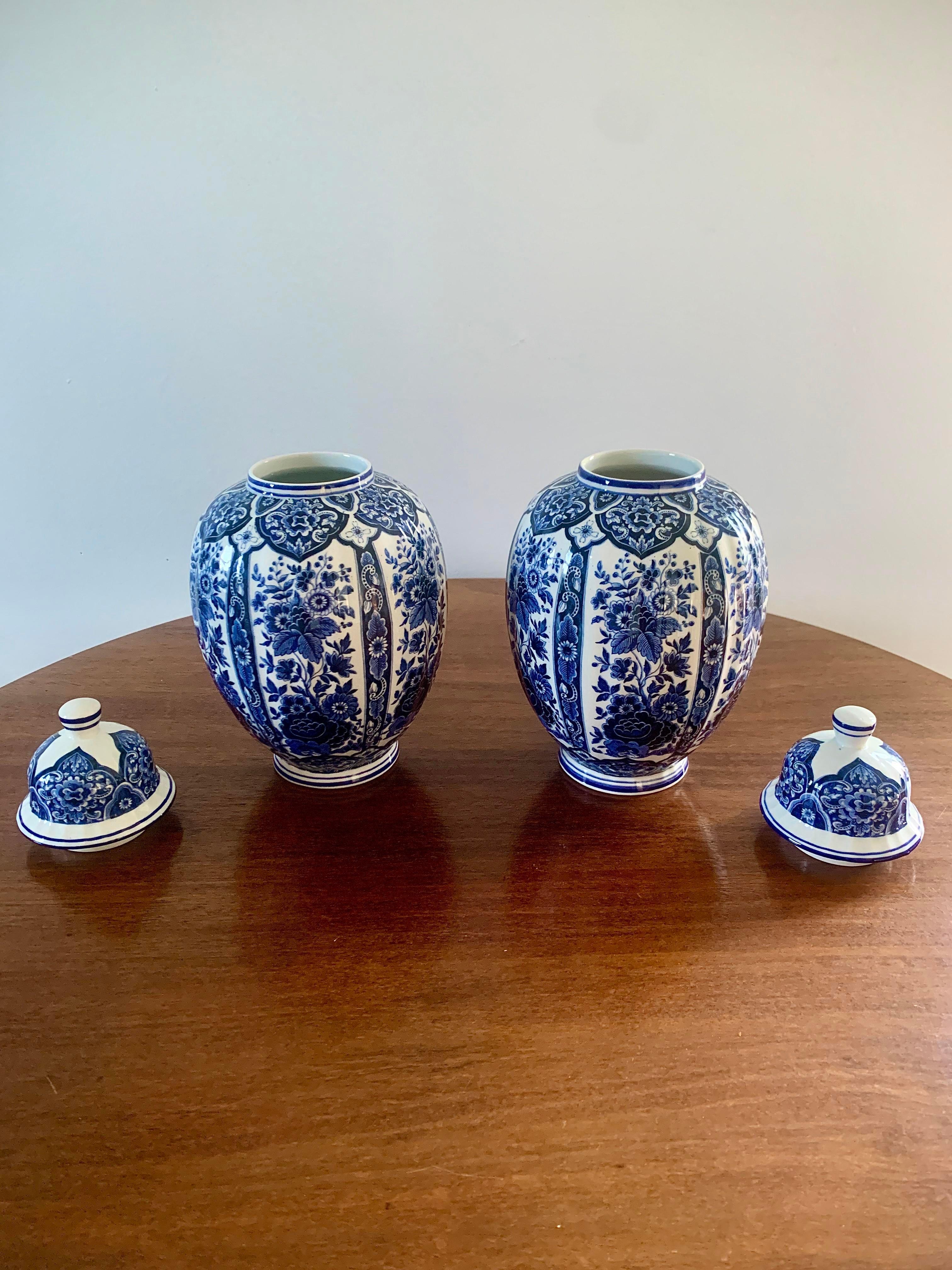 Italian Blue and White Porcelain Ginger Jars by Ardalt Blue Delfia, Pair 1
